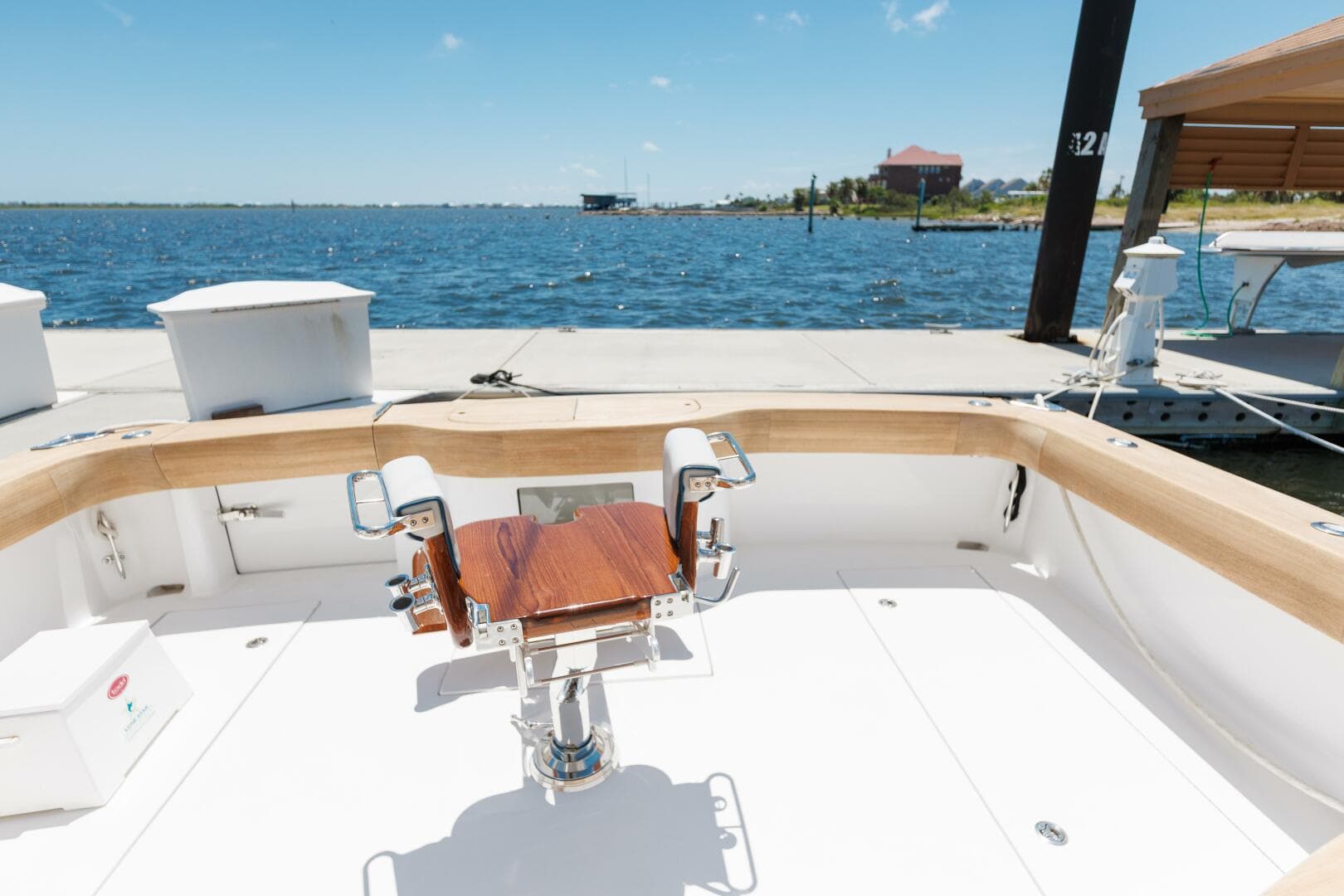 2018 Hatteras GT 45 X Flybridge — photo 38