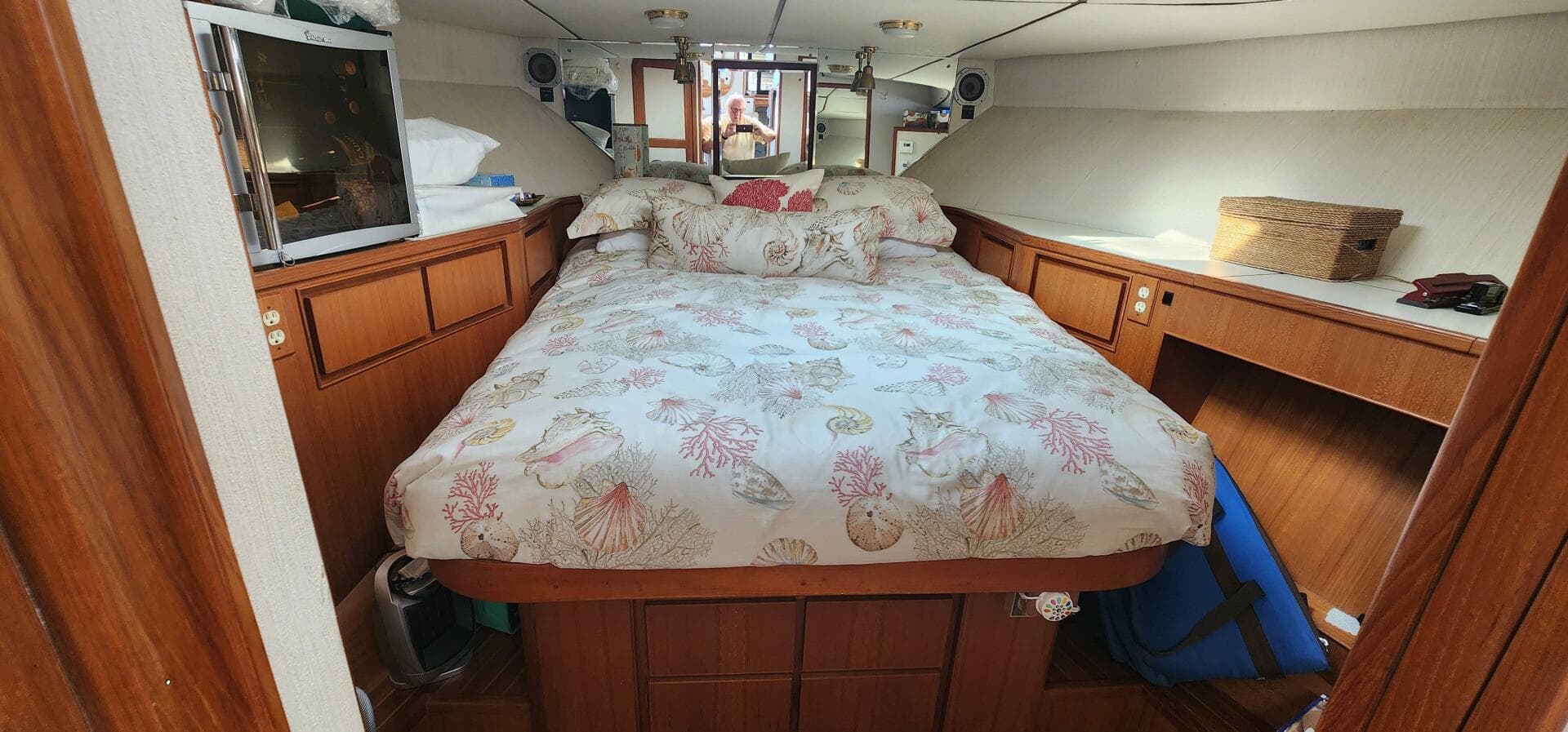 1988 Vantare 44 Aft Cabin — photo 17