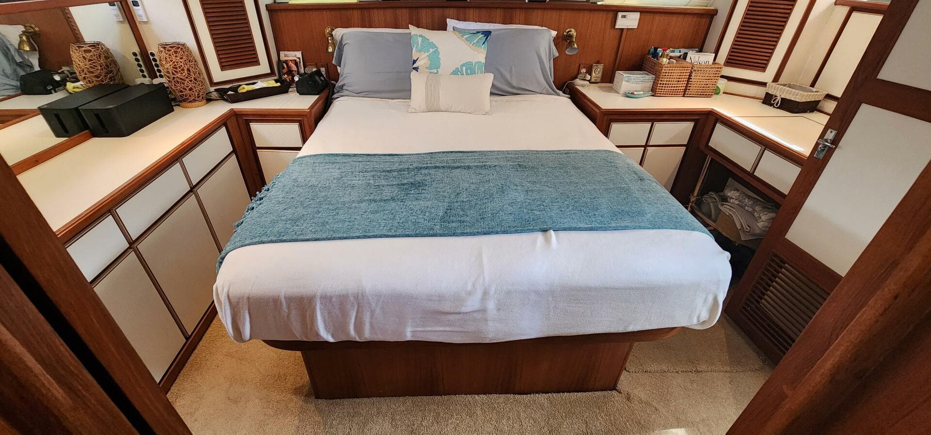 1988 Vantare 44 Aft Cabin — photo 19