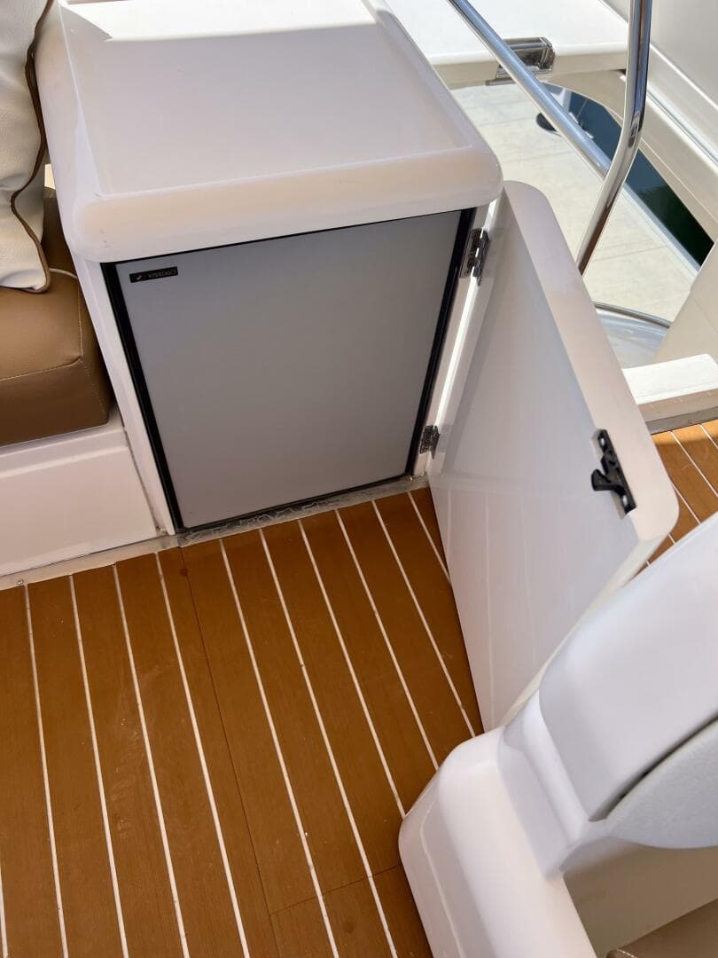 2000 Viking Princess 52 Flybridge — photo 42