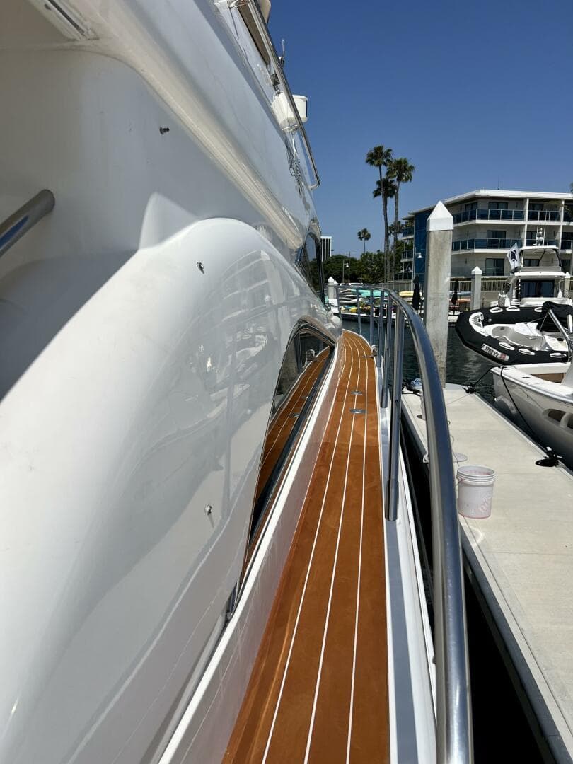 2000 Viking Princess 52 Flybridge — photo 20