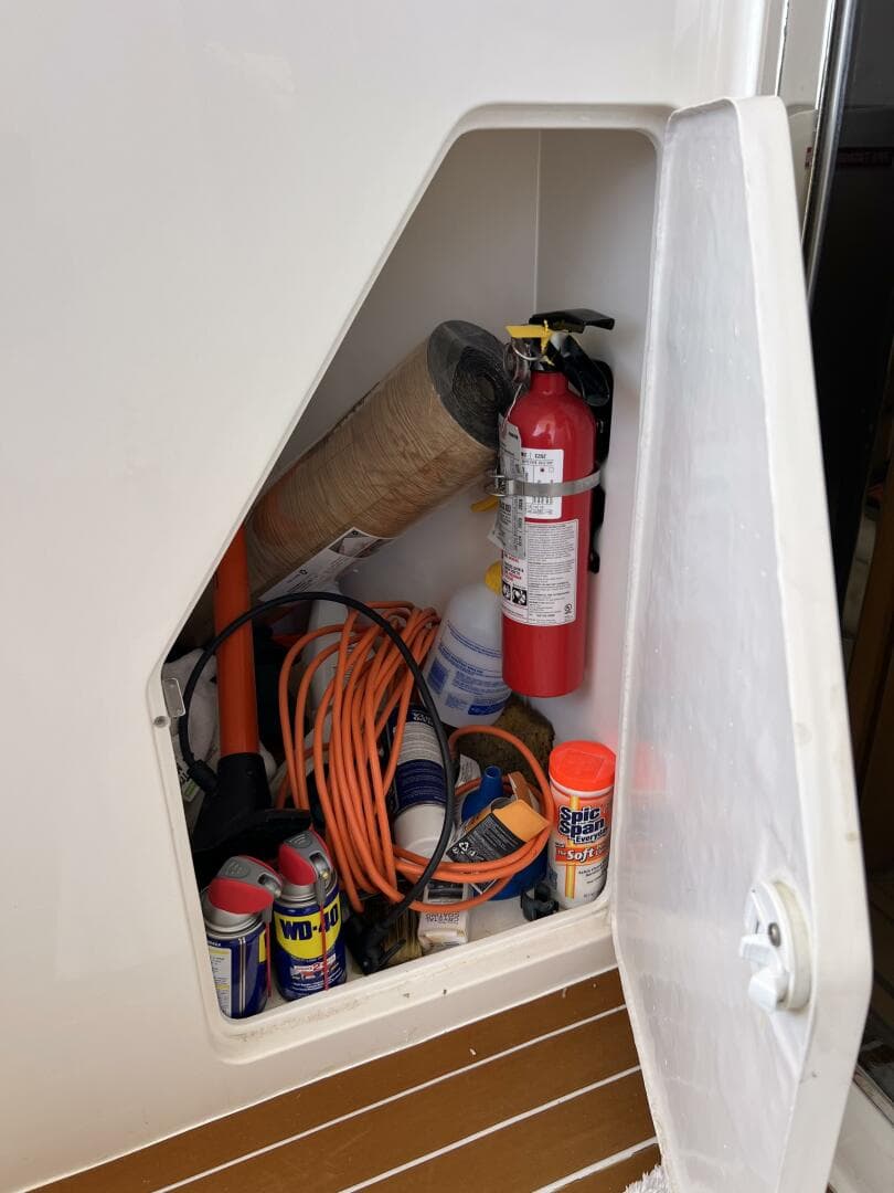 2000 Viking Princess 52 Flybridge — photo 35