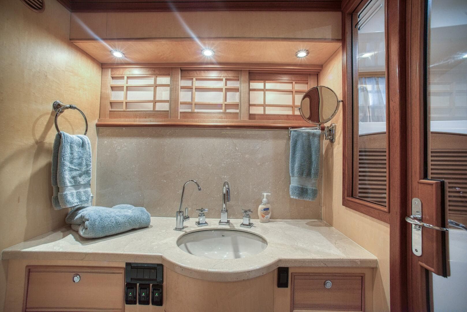 2009 Marlow Explorer 57E — photo 26