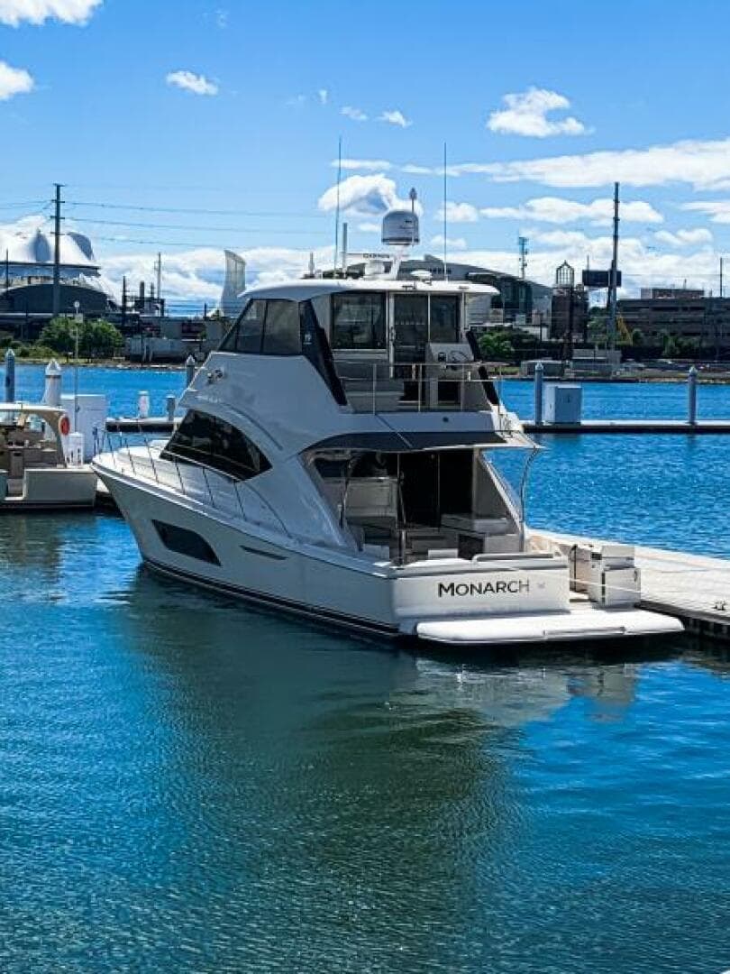 2023 Riviera 57 Enclosed Bridge — photo 4