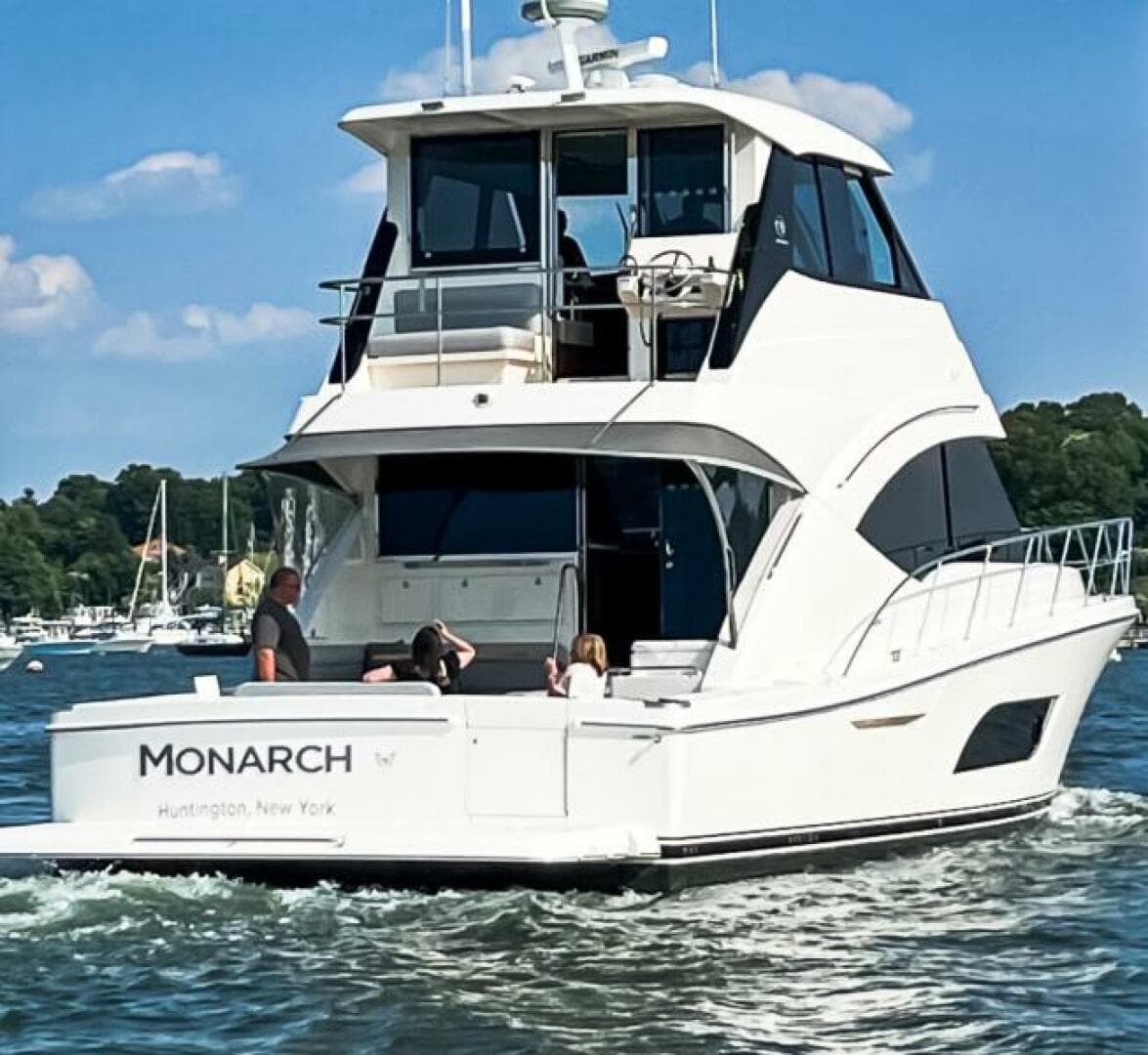 2023 Riviera 57 Enclosed Bridge — photo 3