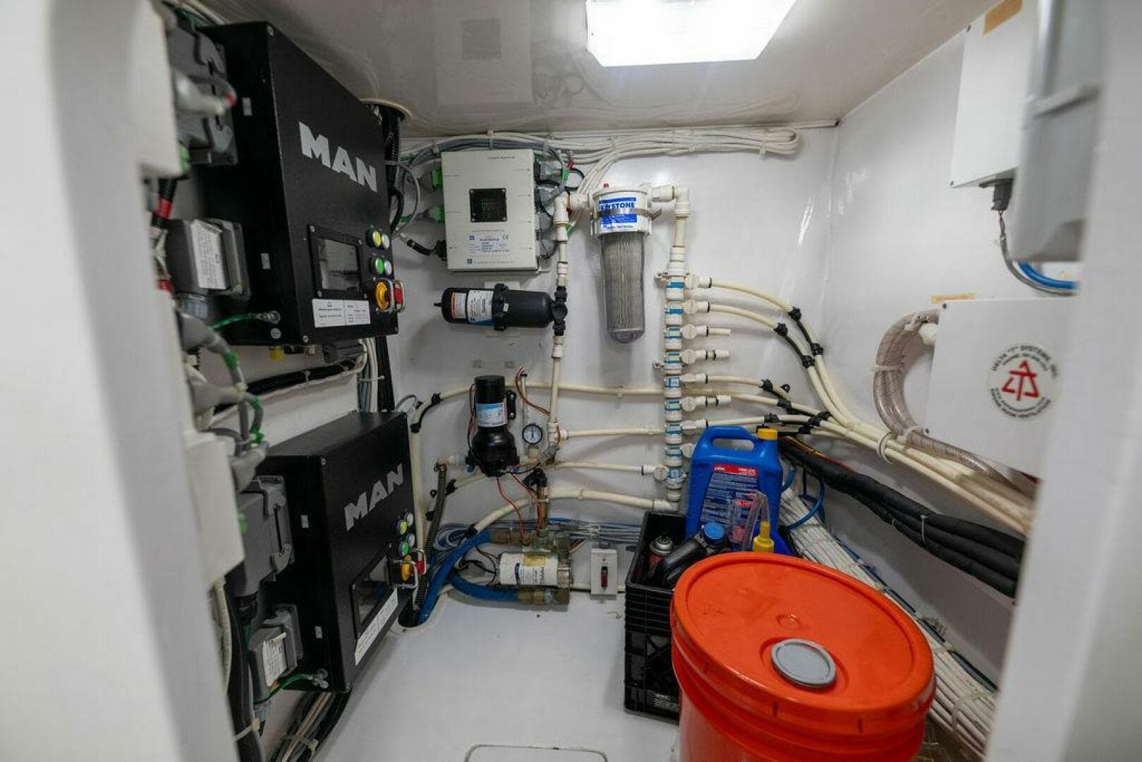 2018 Viking 44 Open — photo 38