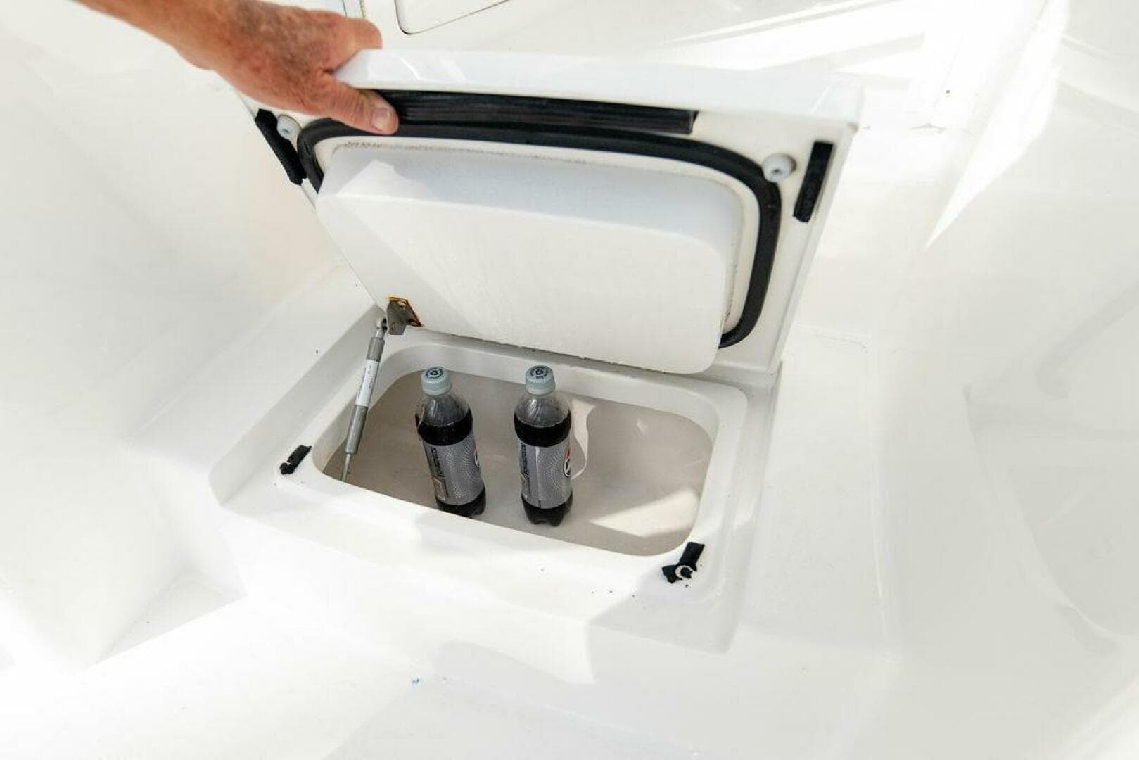 2018 Viking 44 Open — photo 21