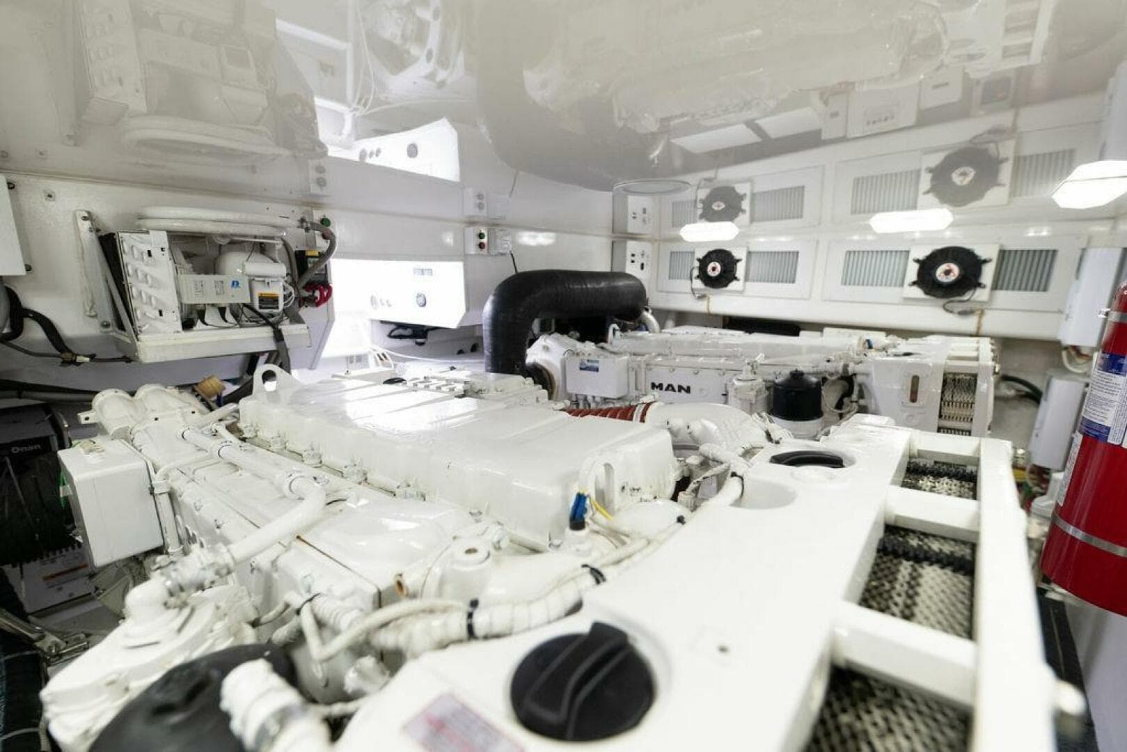 2018 Viking 44 Open — photo 36