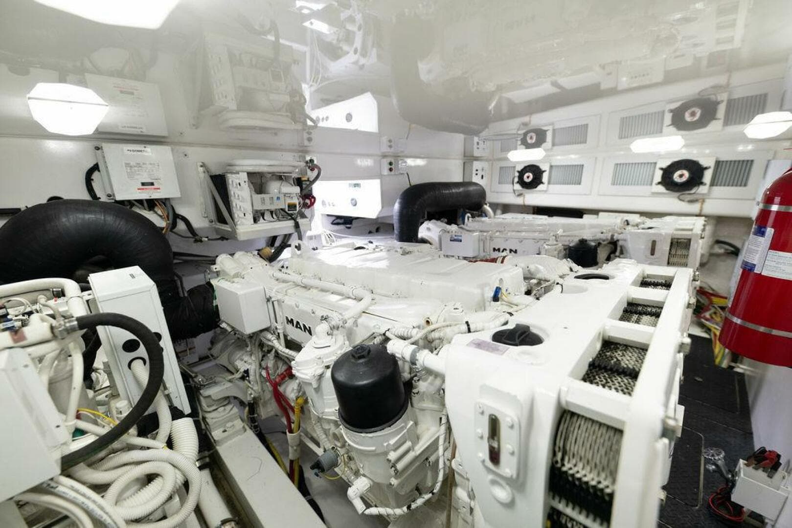 2018 Viking 44 Open — photo 37