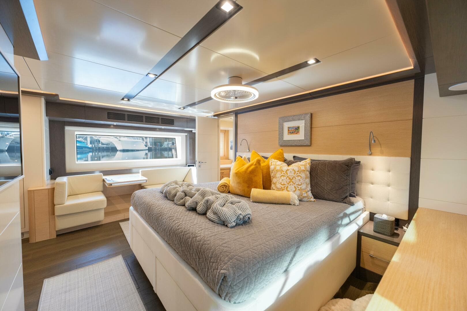 2020 Sirena 64 — photo 23