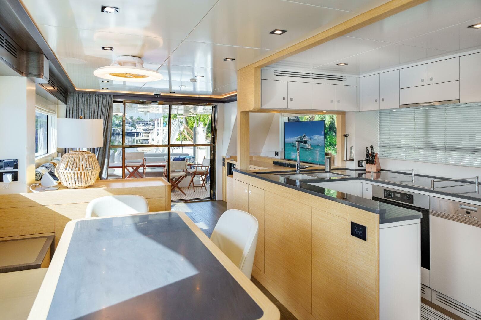 2020 Sirena 64 — photo 10