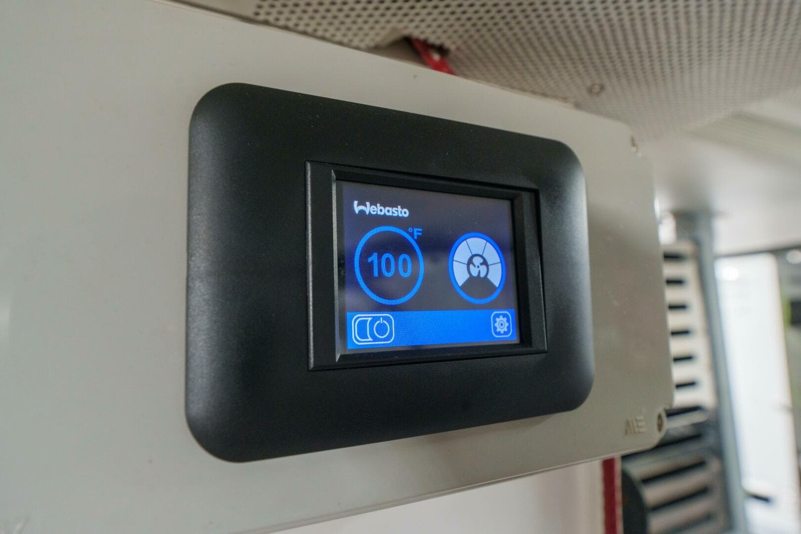 2020 Sirena 64 — photo 48