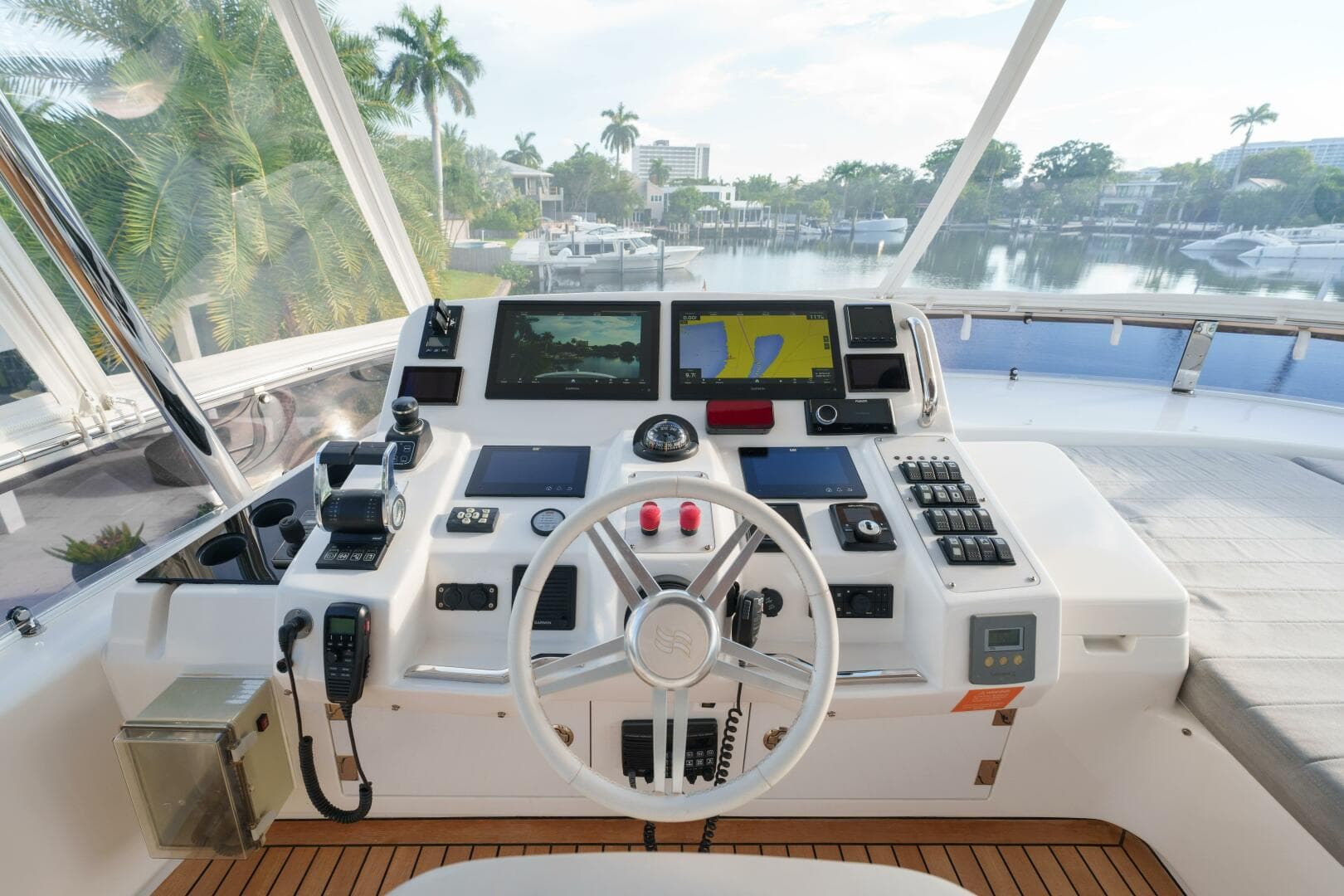 2020 Sirena 64 — photo 38