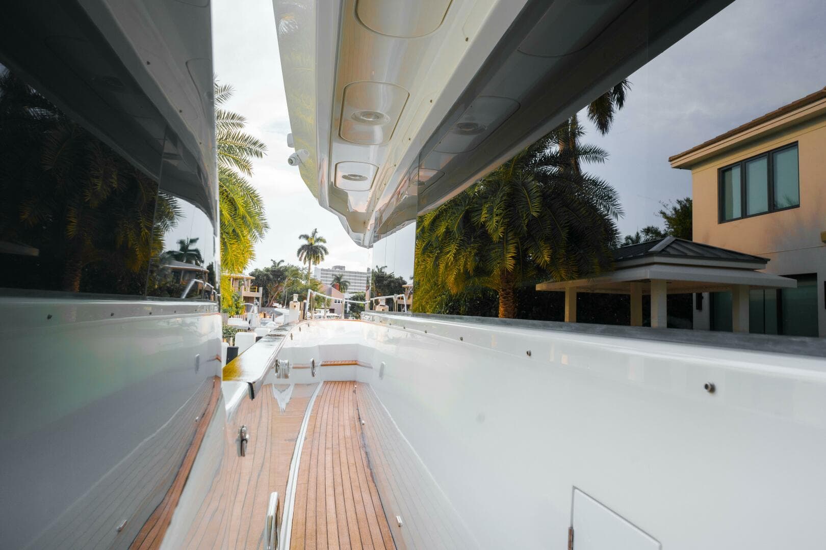 2020 Sirena 64 — photo 30