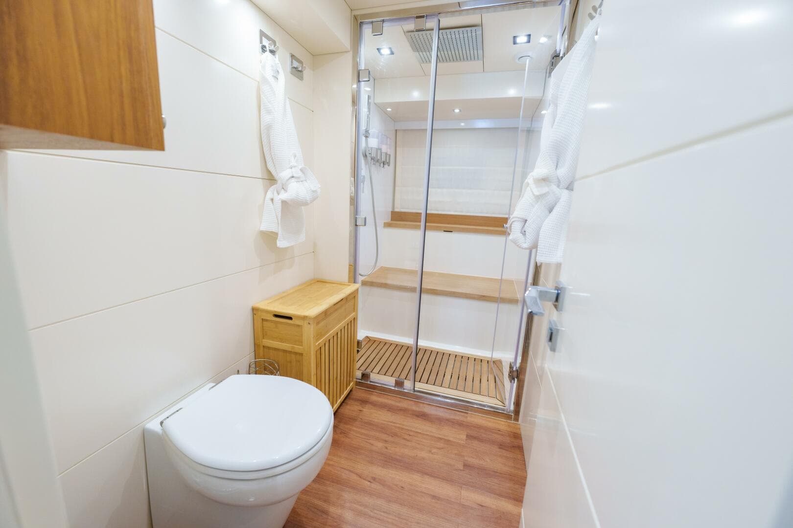 2020 Sirena 64 — photo 26