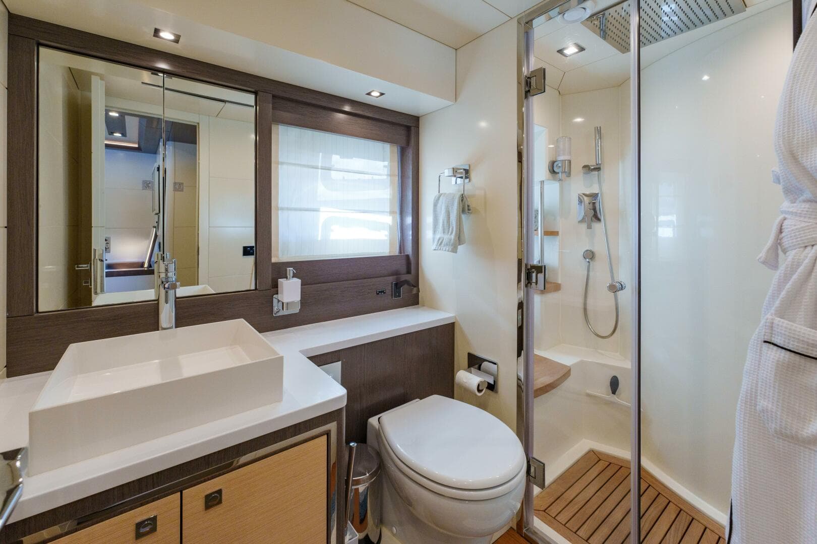 2020 Sirena 64 — photo 20