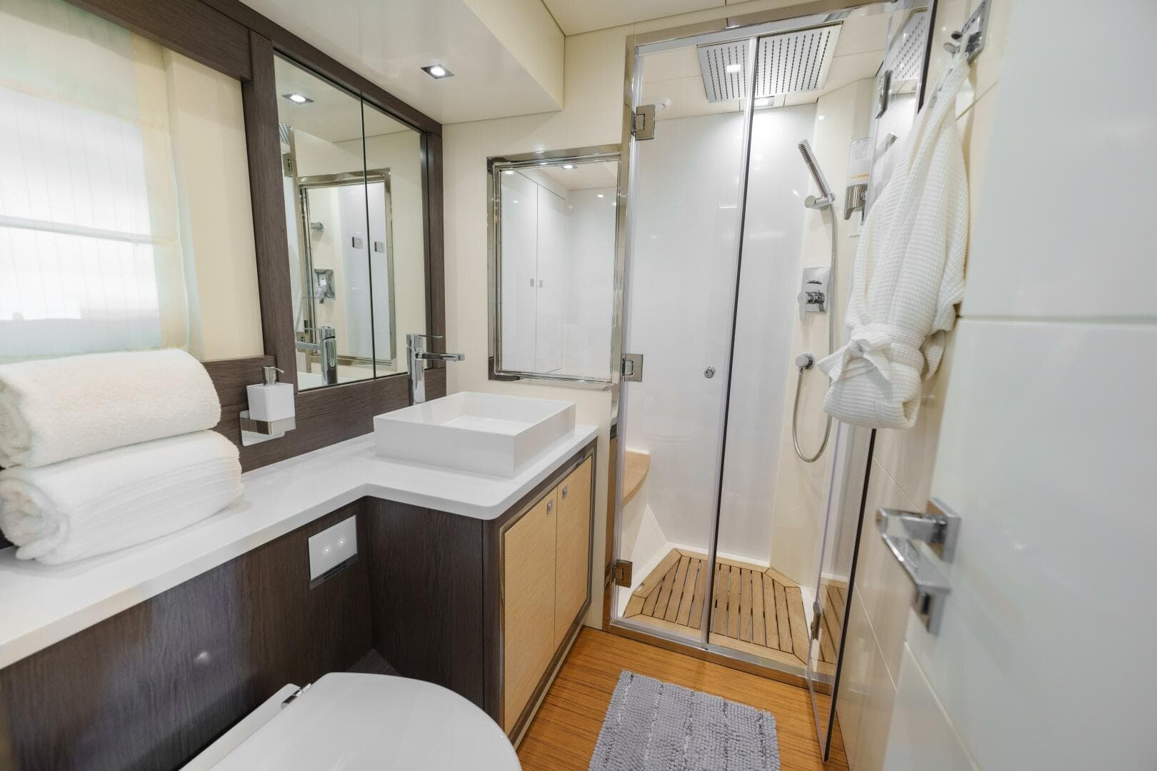 2020 Sirena 64 — photo 22