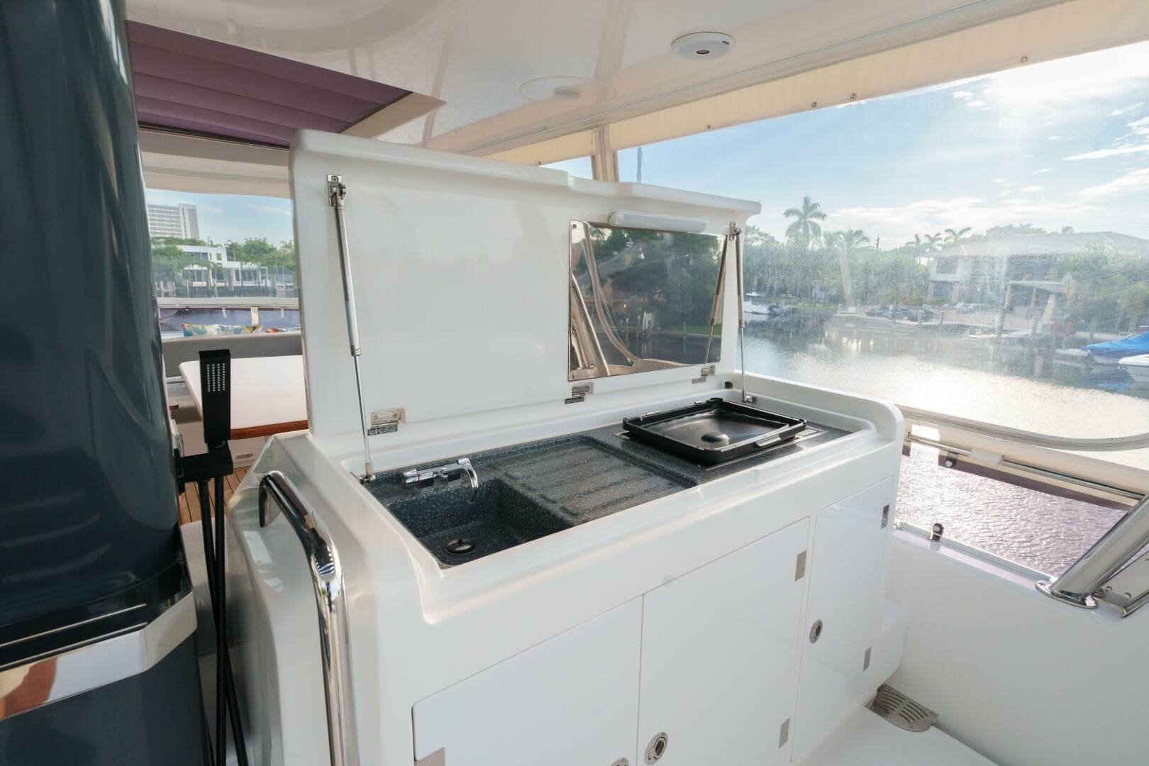 2020 Sirena 64 — photo 40