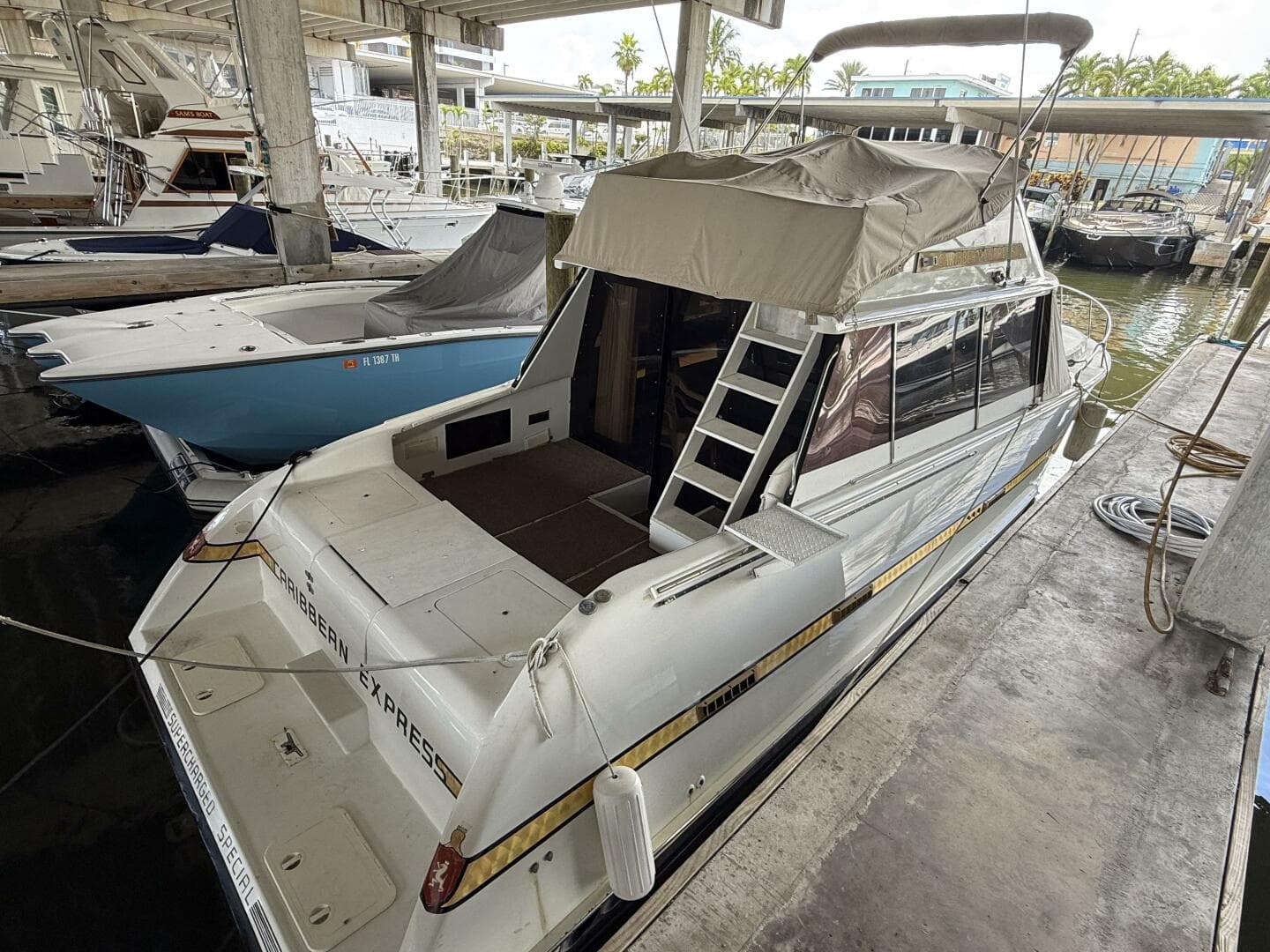 1984 Custom 38 Custom — photo 4