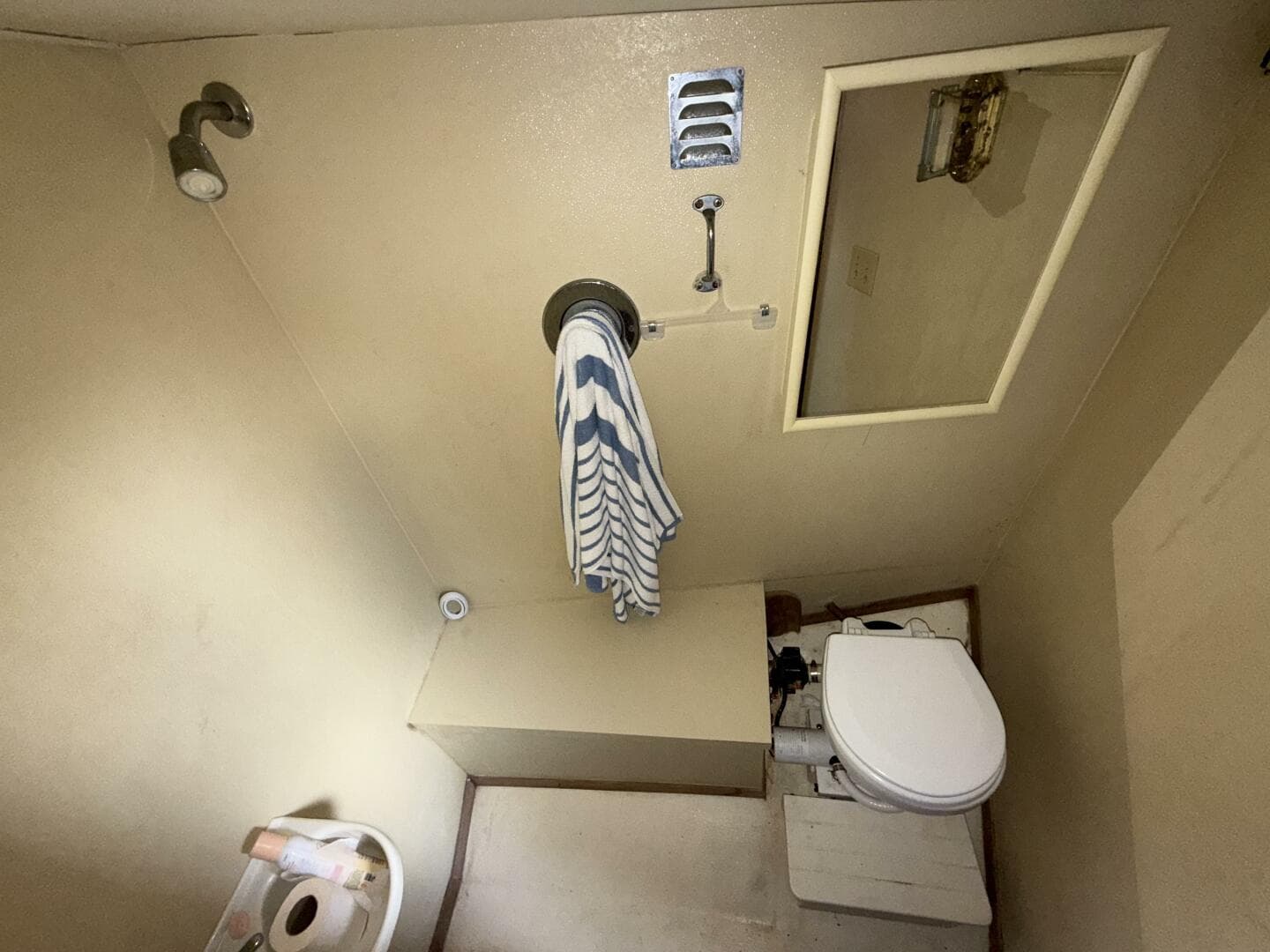 1984 Custom 38 Custom — photo 15