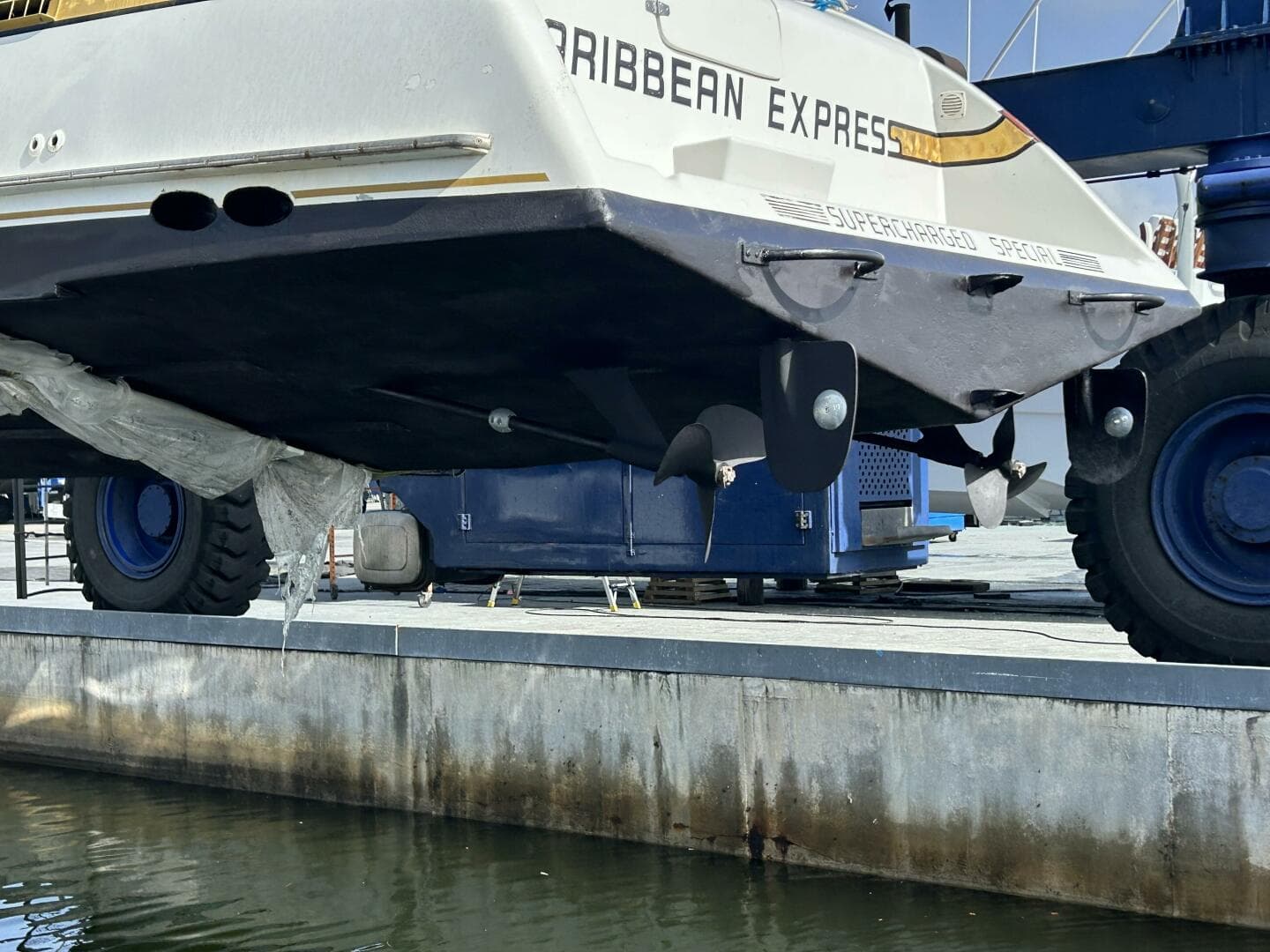 1984 Custom 38 Custom — photo 23