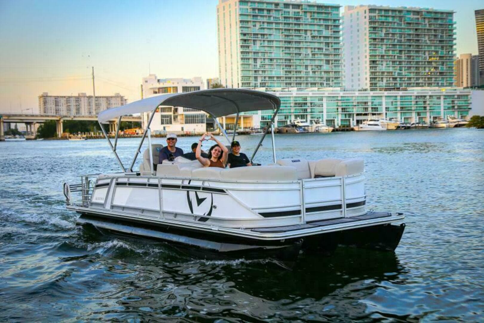 2025 Vision V24 — photo 10