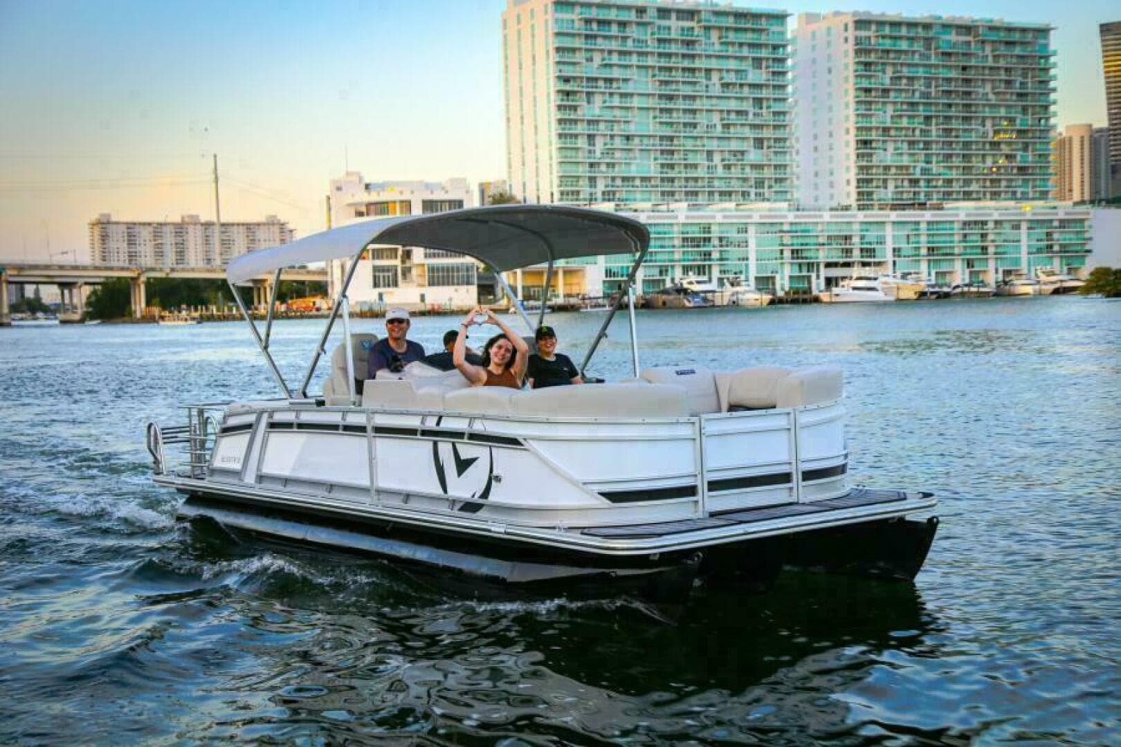 2025 Vision V24 — photo 9