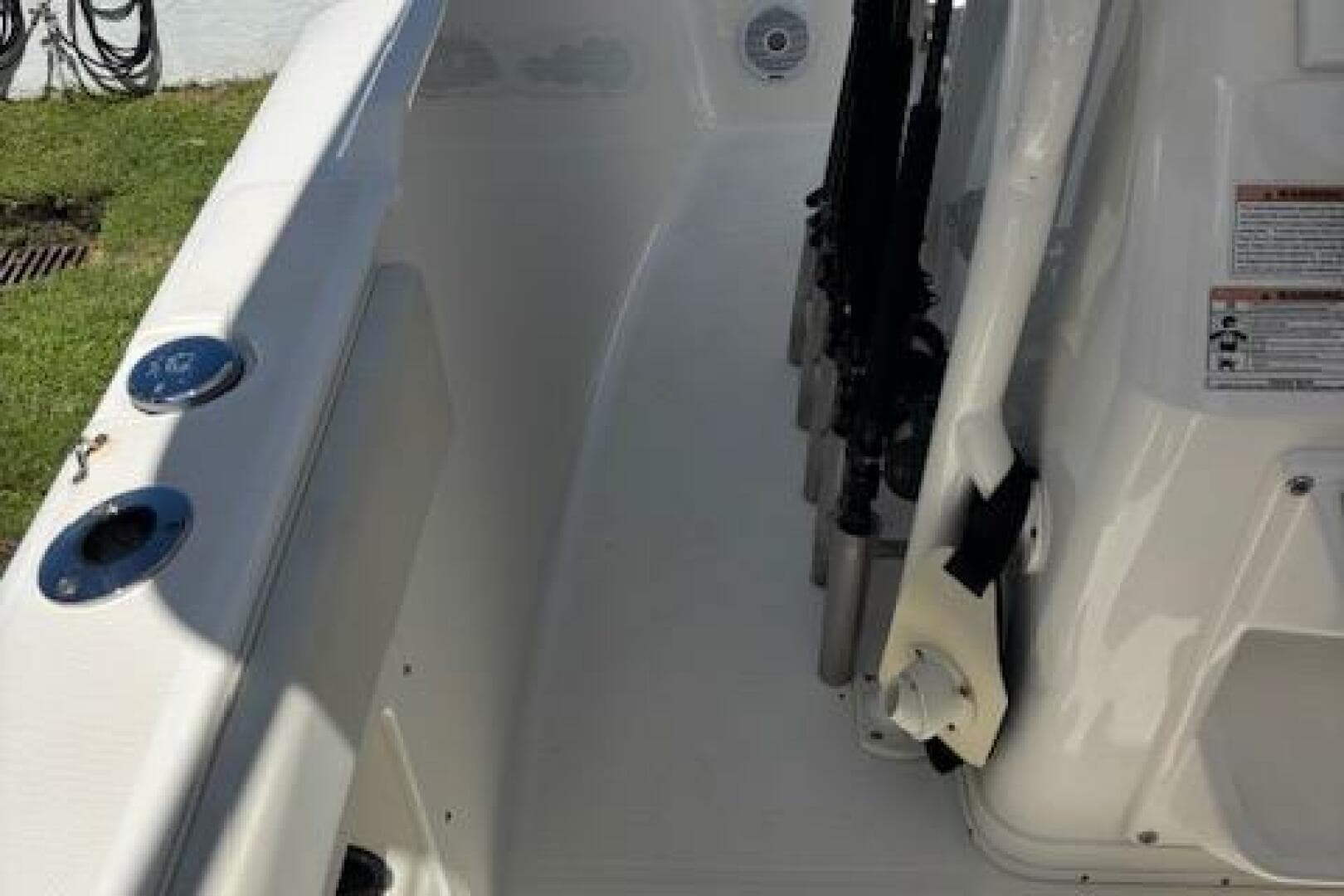 2018 Century 2600 Center Console — photo 34