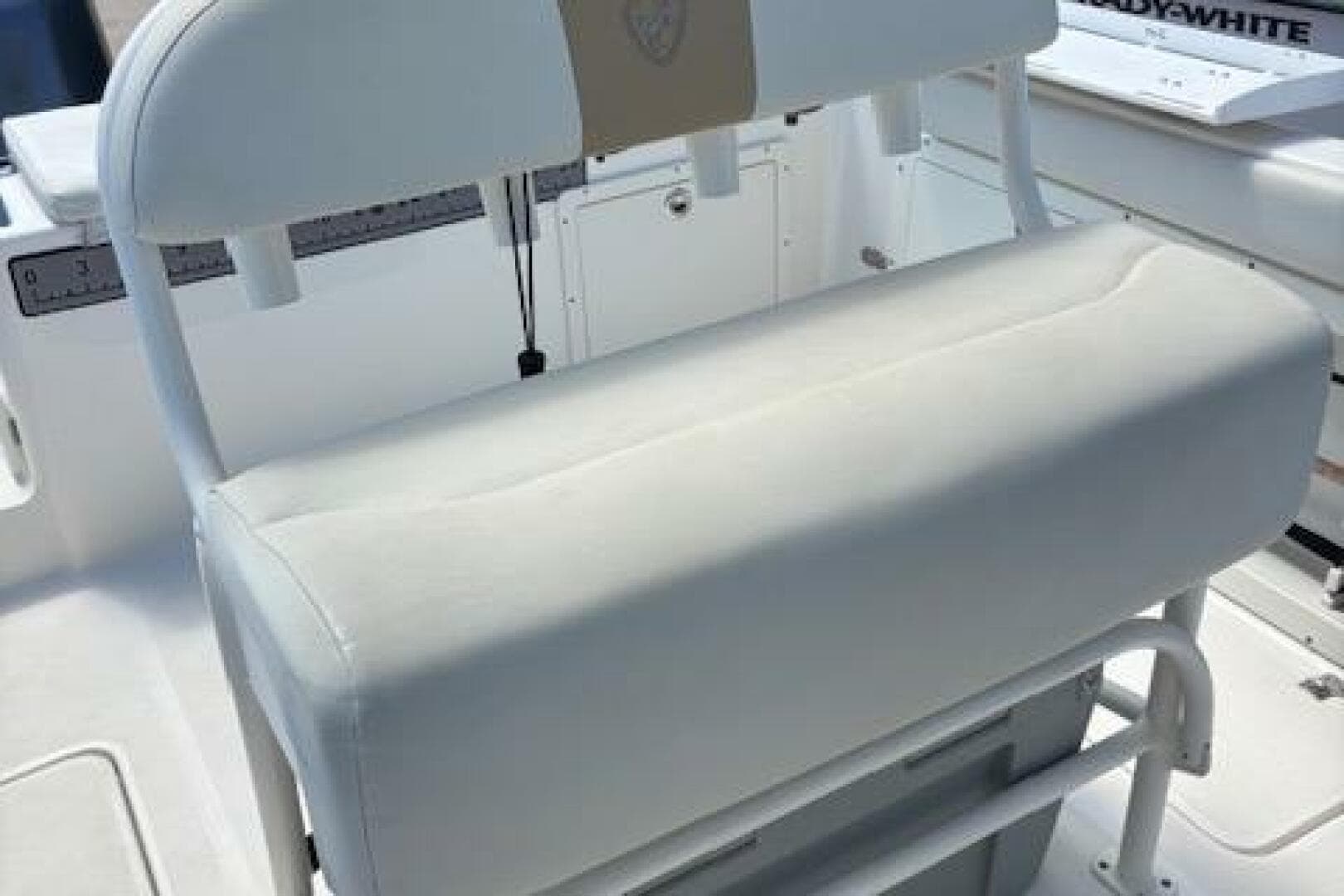 2018 Century 2600 Center Console — photo 6