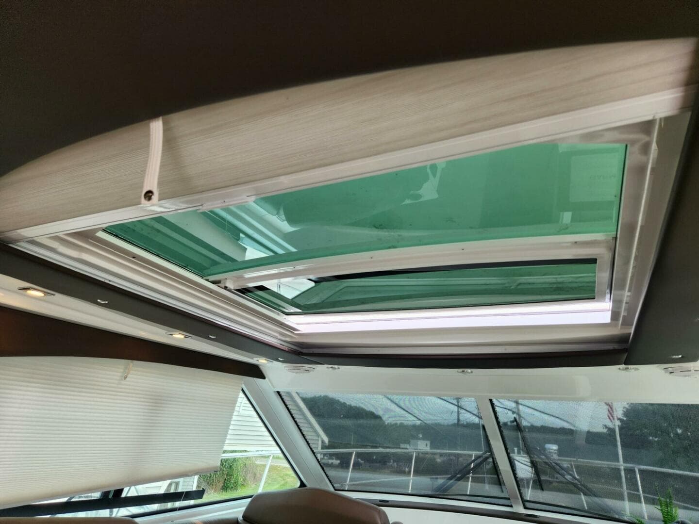 2016 Cruisers Yachts Cantius — photo 9