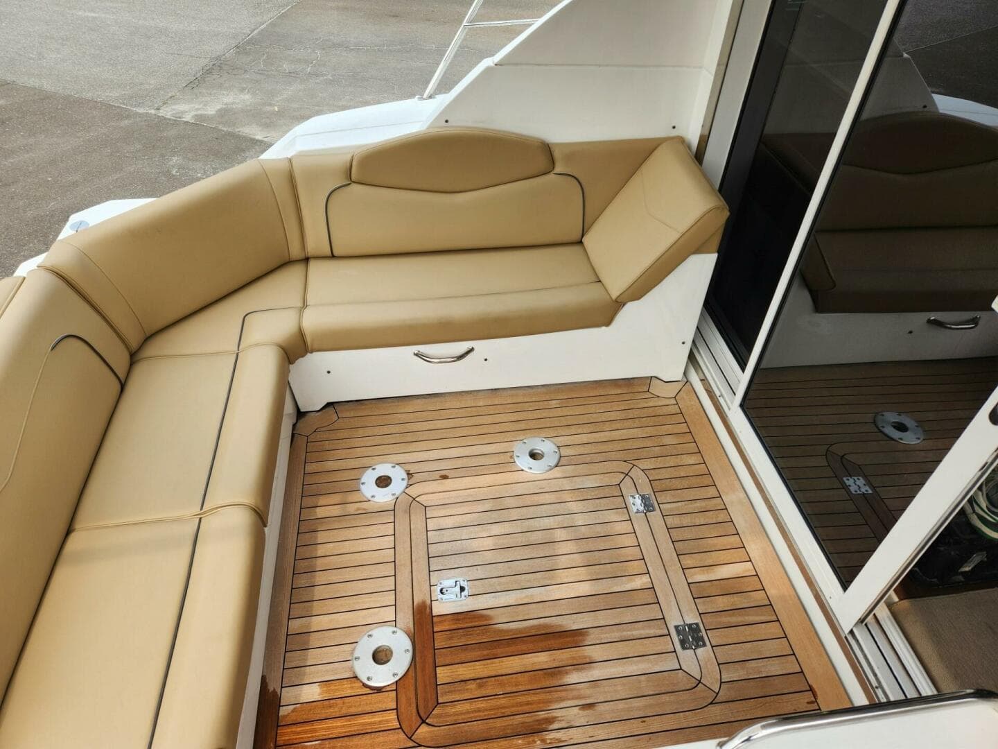 2016 Cruisers Yachts Cantius — photo 2