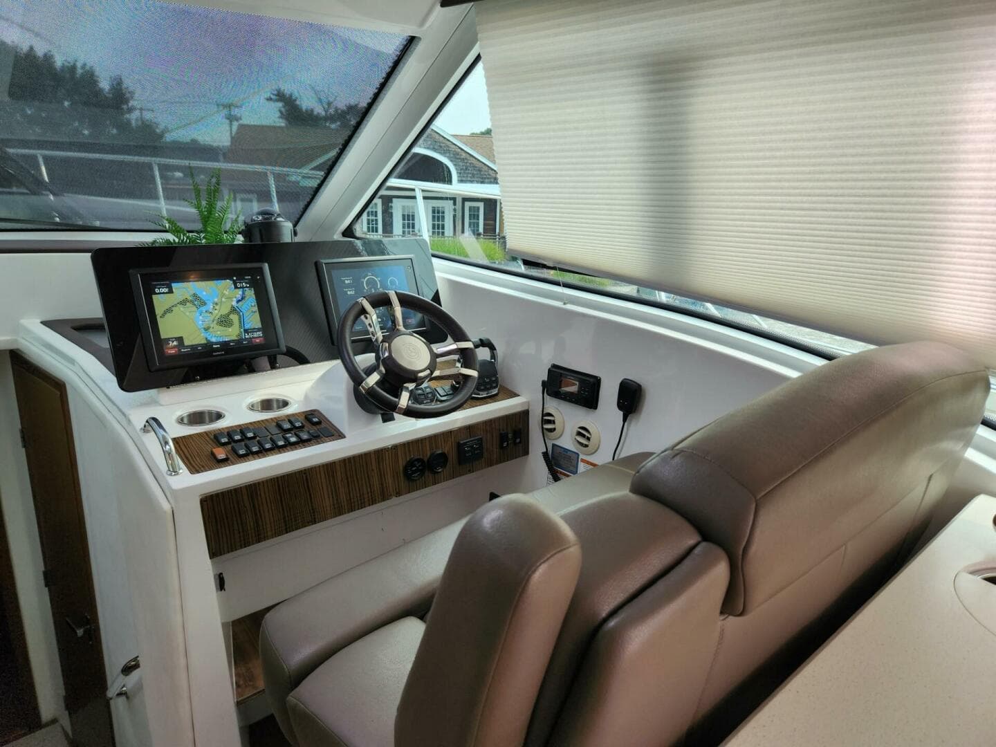 2016 Cruisers Yachts Cantius — photo 27
