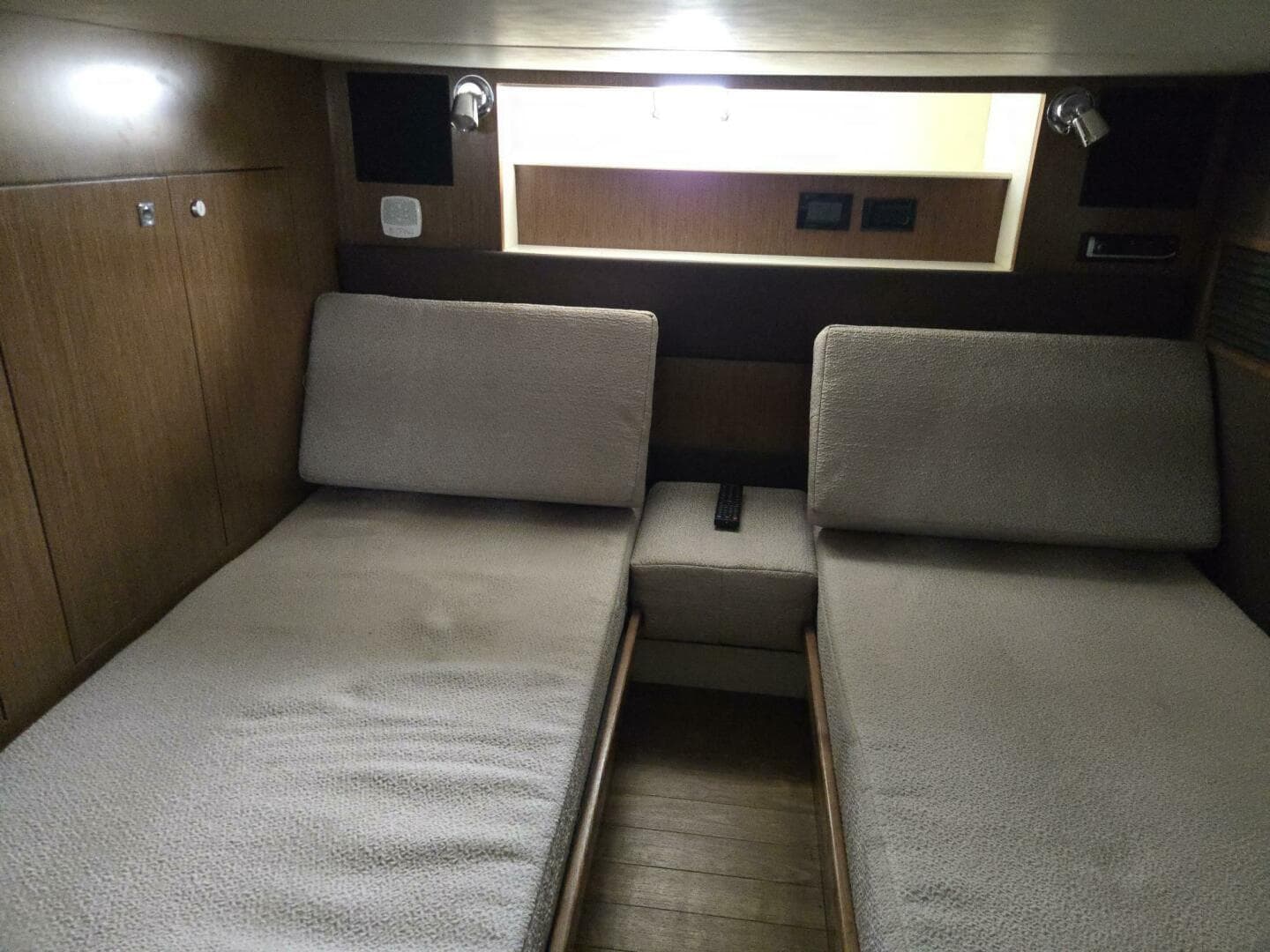 2016 Cruisers Yachts Cantius — photo 16