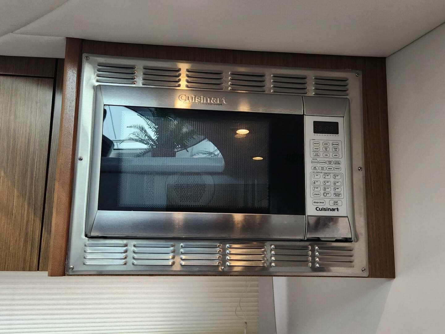 2016 Cruisers Yachts Cantius — photo 24