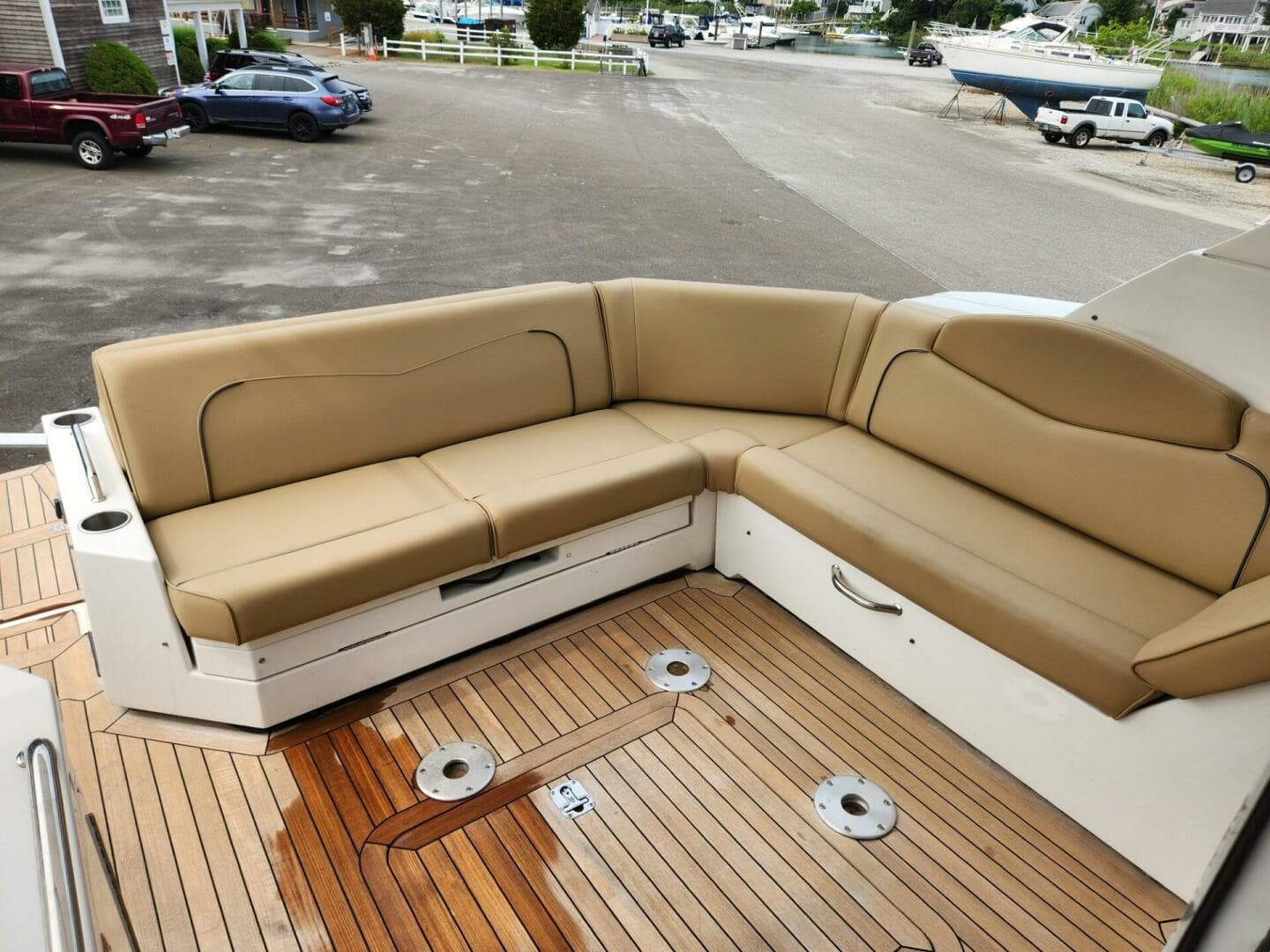 2016 Cruisers Yachts Cantius — photo 14