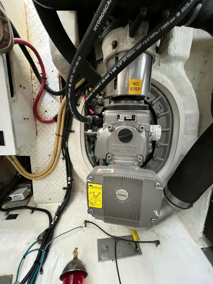 2016 Cruisers Yachts Cantius — photo 45