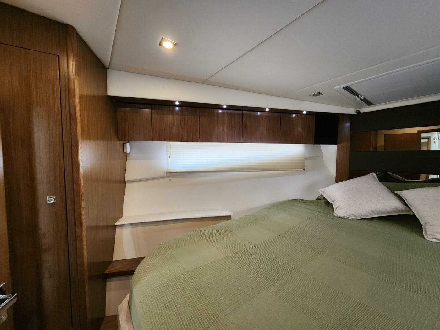 2016 Cruisers Yachts Cantius — photo 39