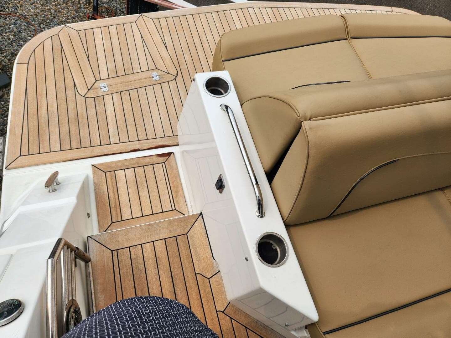 2016 Cruisers Yachts Cantius — photo 22