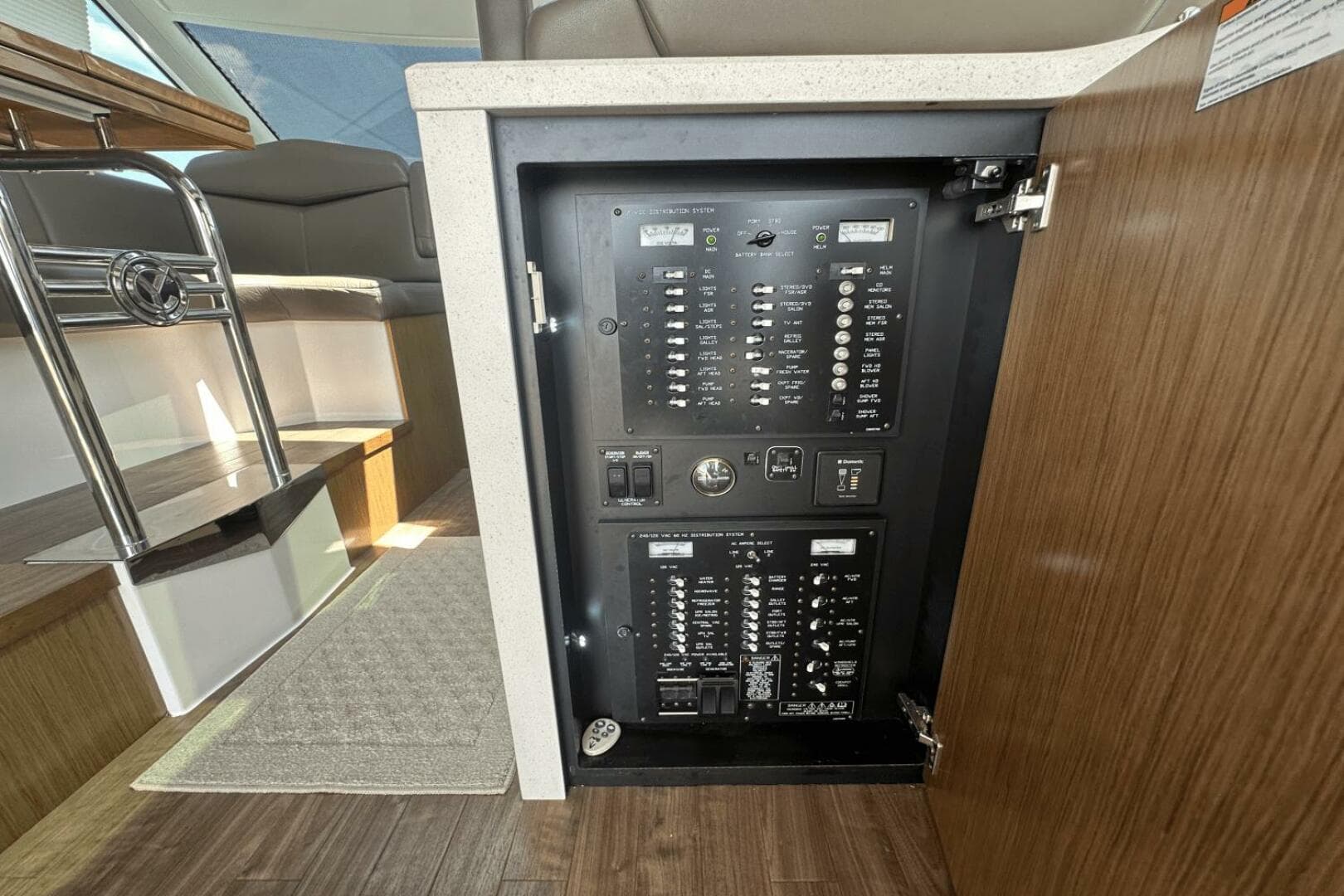 2016 Cruisers Yachts Cantius — photo 10