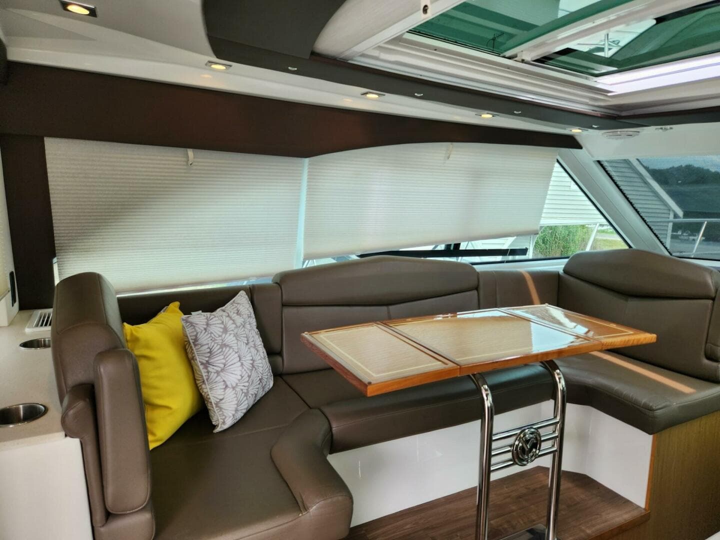 2016 Cruisers Yachts Cantius — photo 13