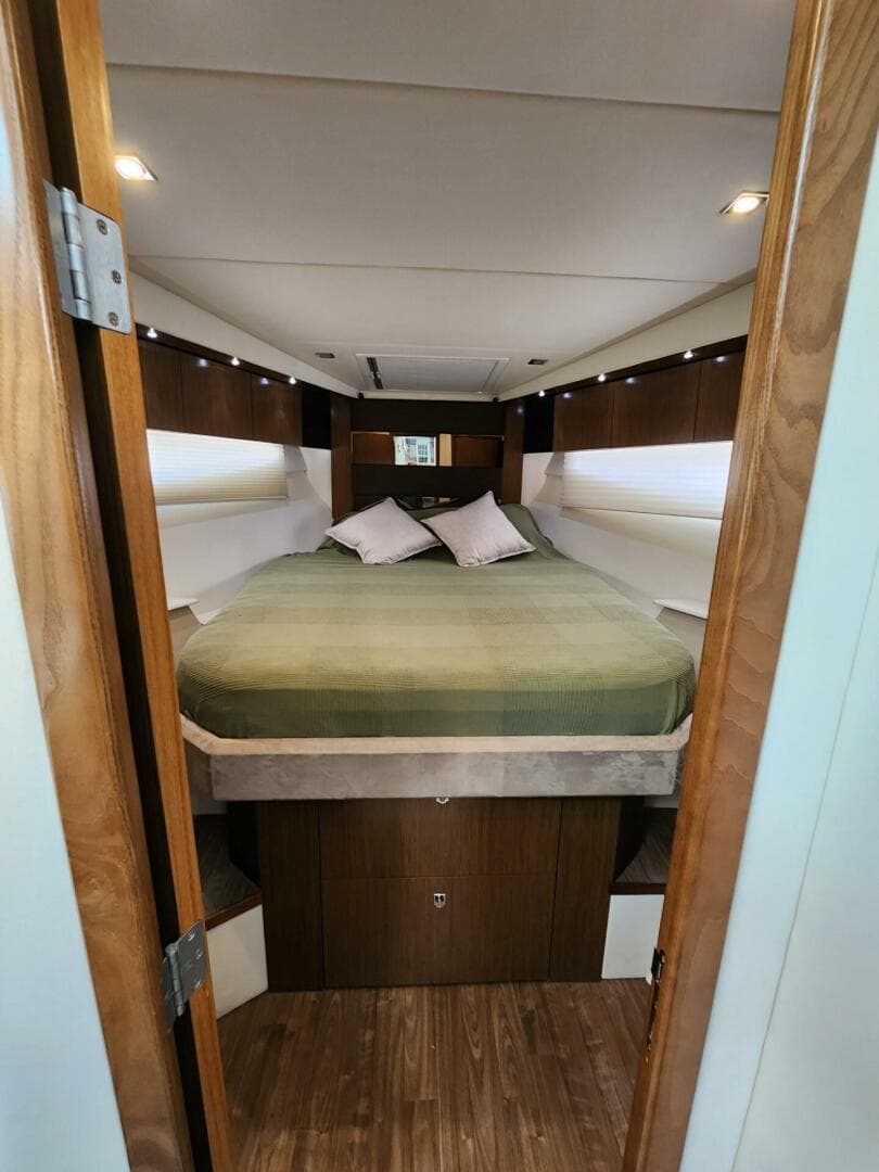 2016 Cruisers Yachts Cantius — photo 42