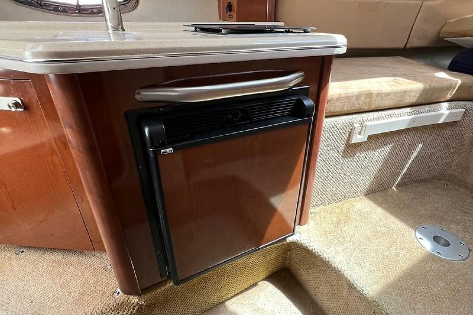 2011 Sea Ray 280 Sundancer — photo 17