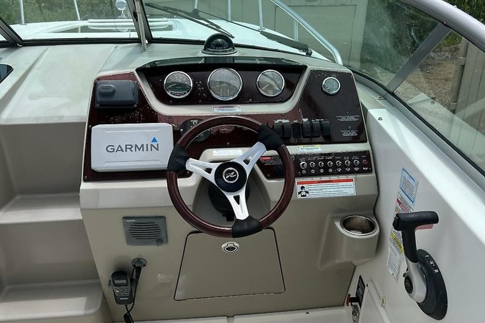 2011 Sea Ray 280 Sundancer — photo 8