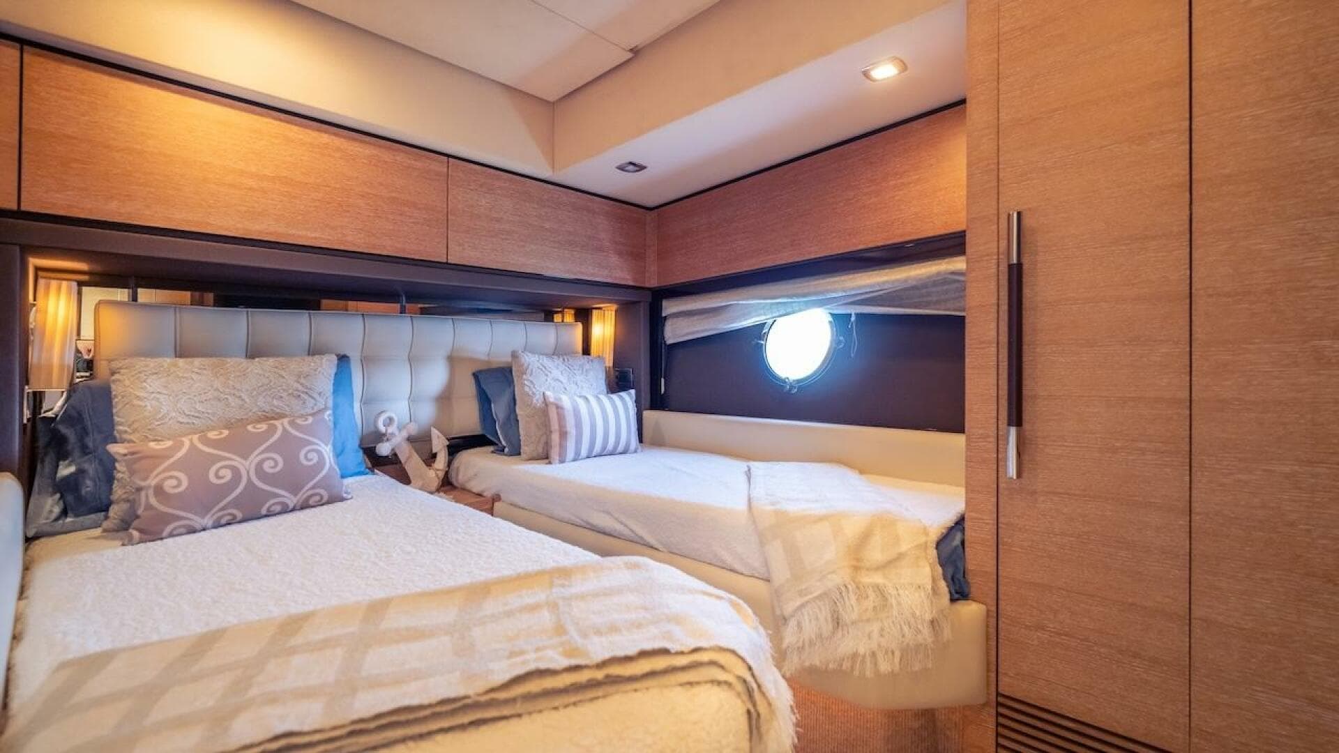 2012 Azimut Evolution — photo 47