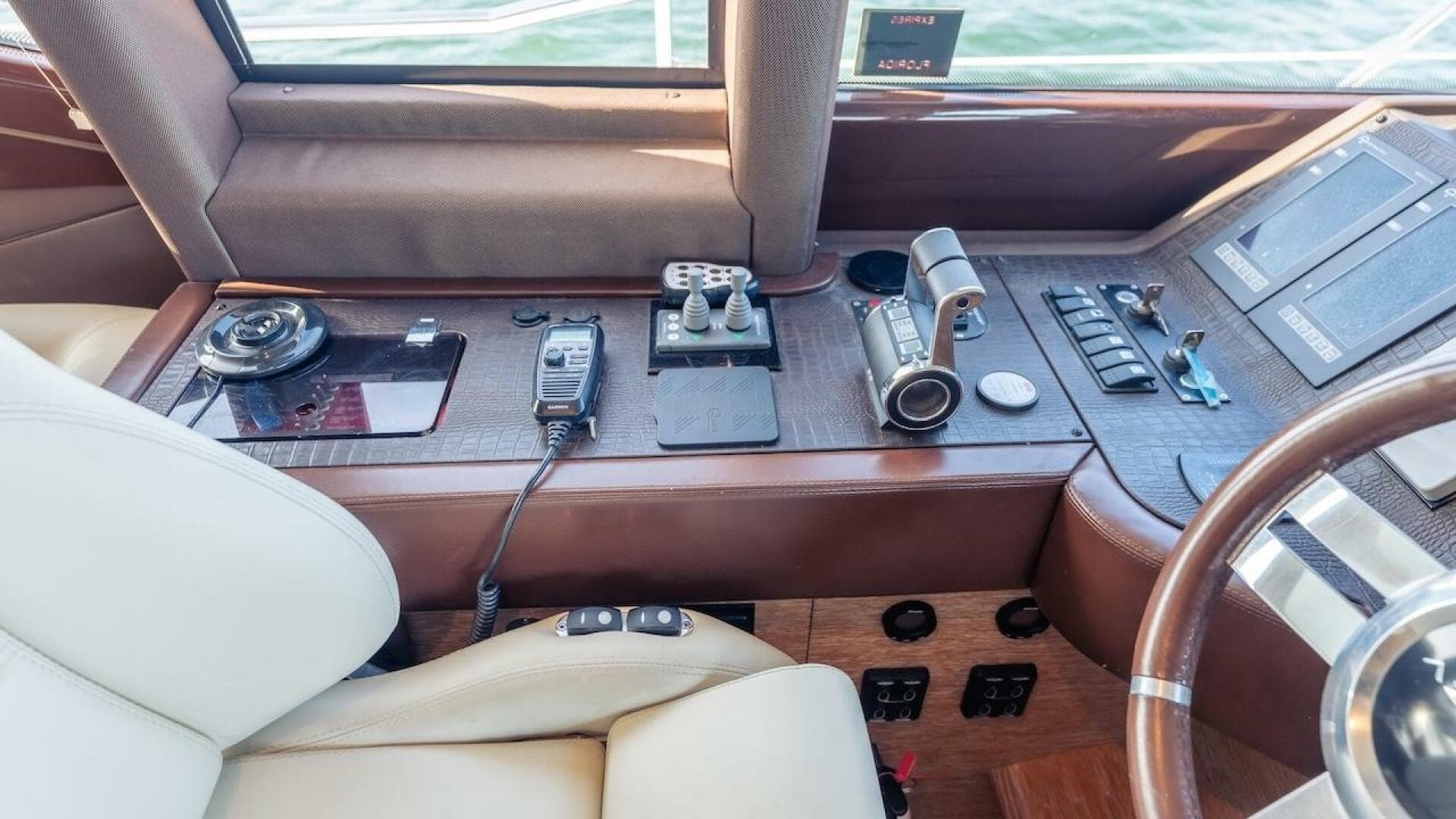 2012 Azimut Evolution — photo 69