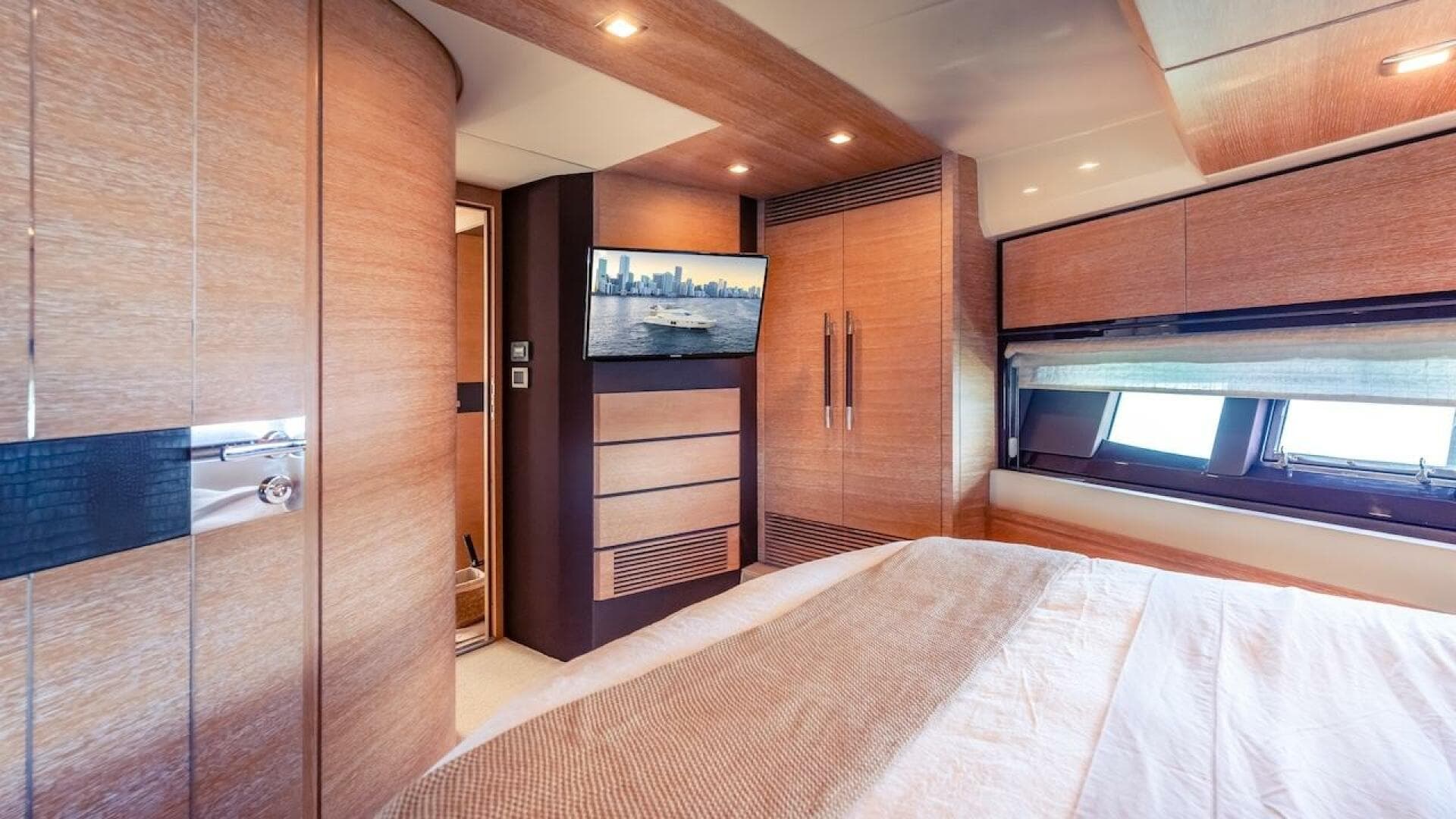 2012 Azimut Evolution — photo 42