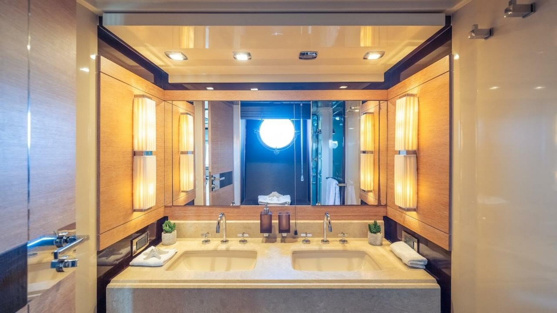 2012 Azimut Evolution — photo 51