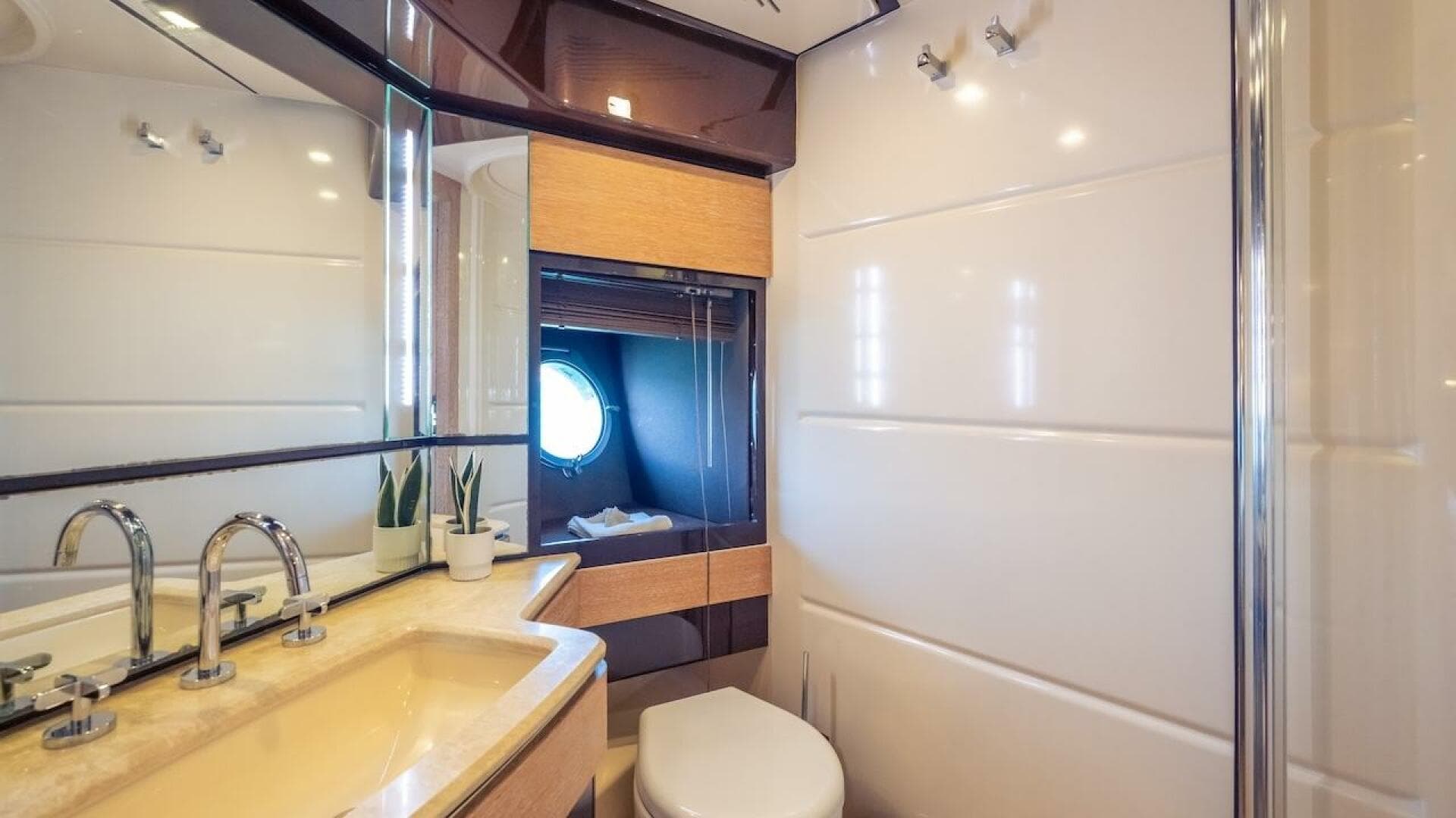 2012 Azimut Evolution — photo 44