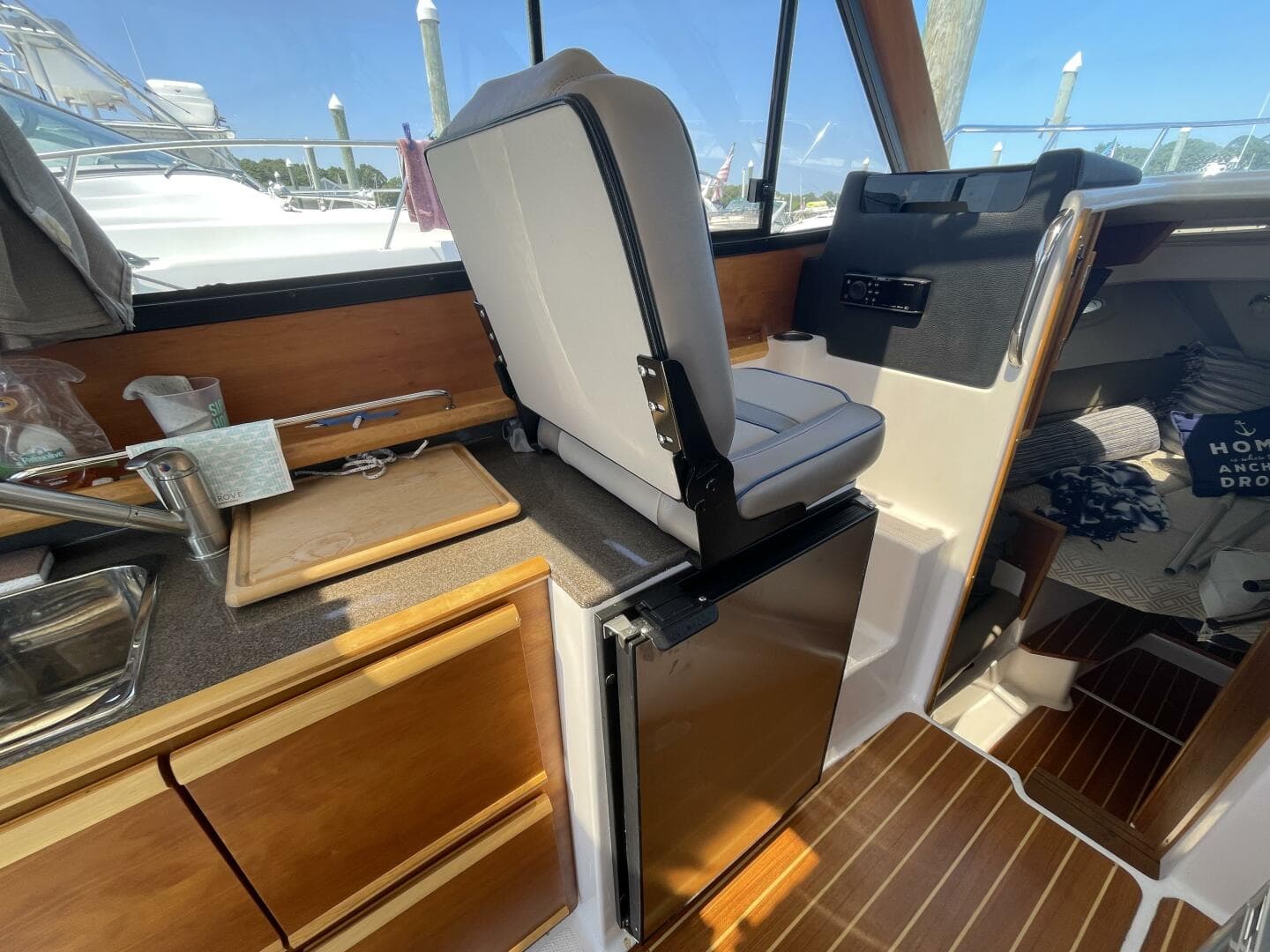 2019 Cutwater C-28 — photo 12