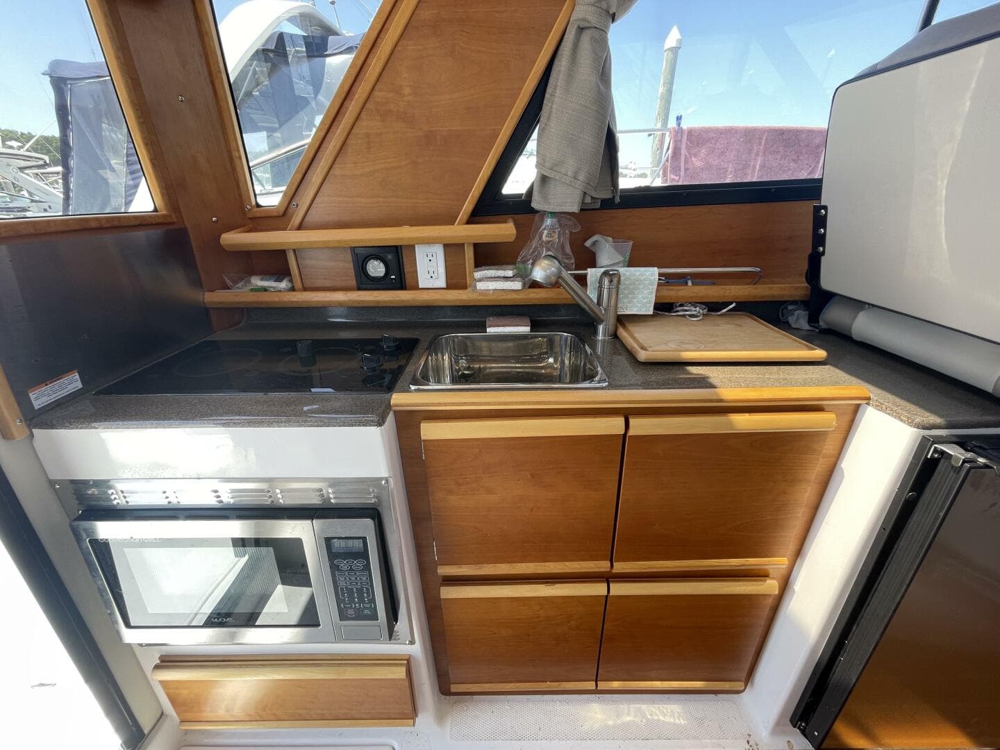 2019 Cutwater C-28 — photo 9